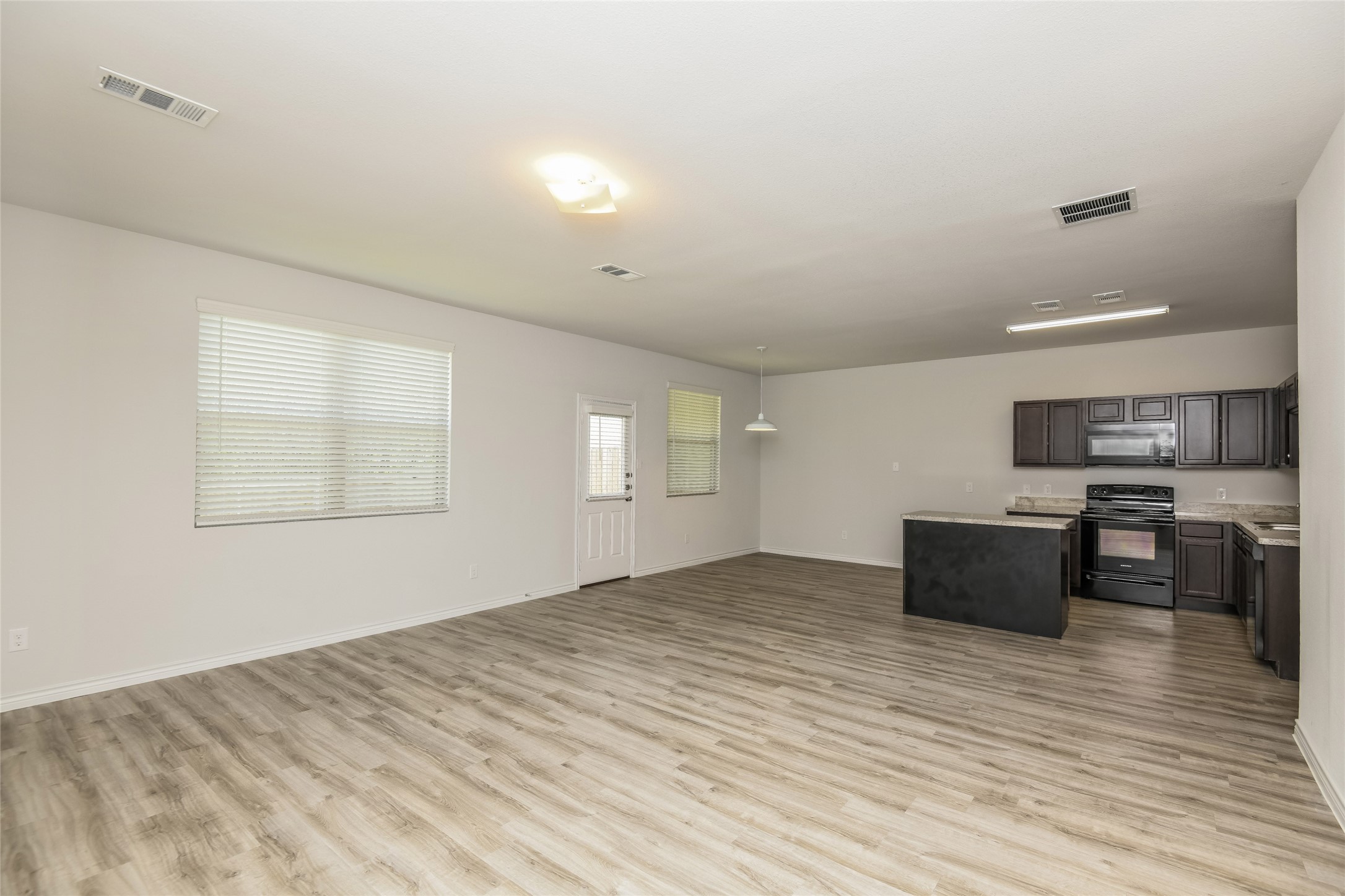 1205 Mallard Cove Ennis TX 75119