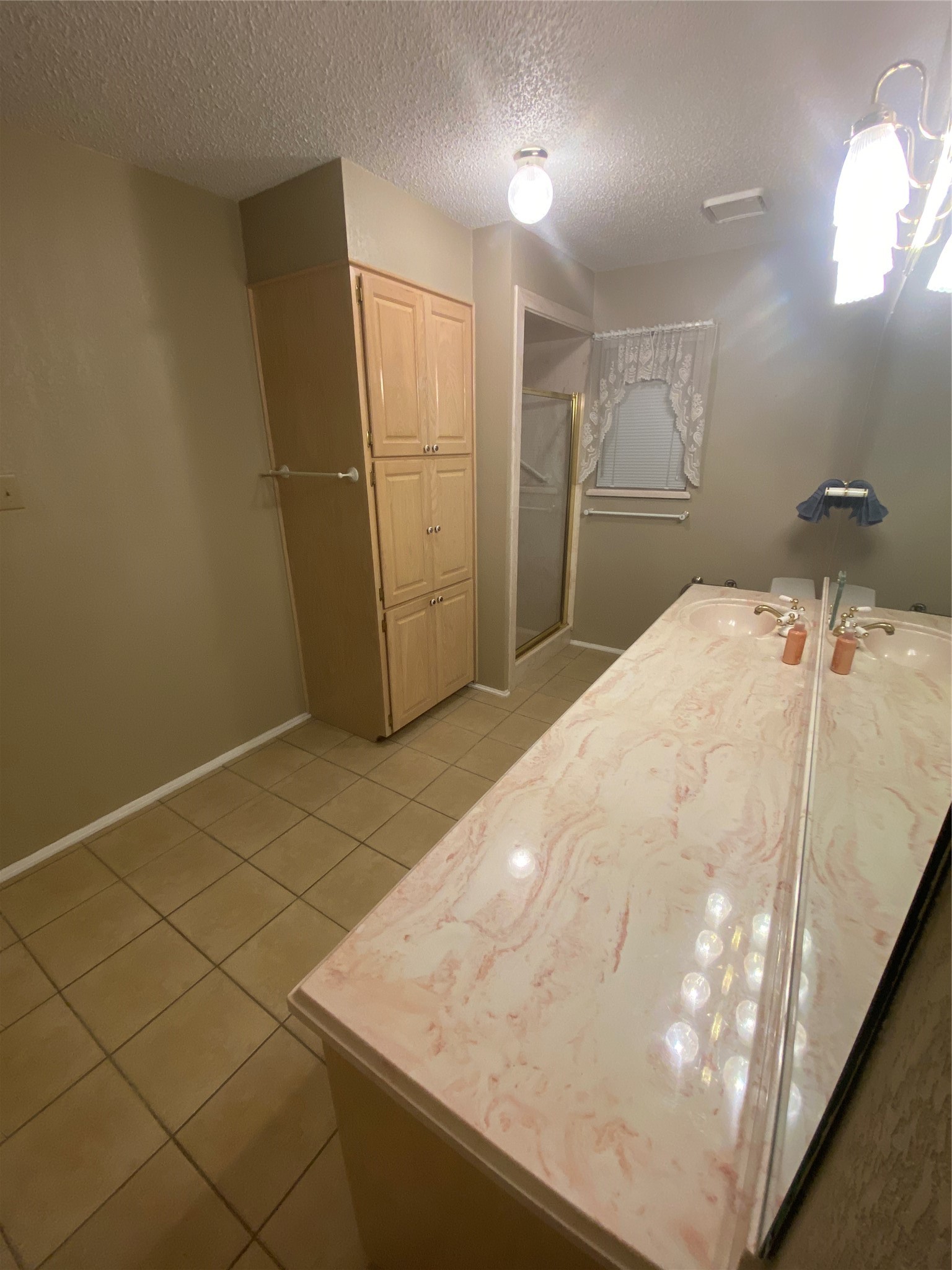 623 Club Oak Drive River Oaks TX 76114