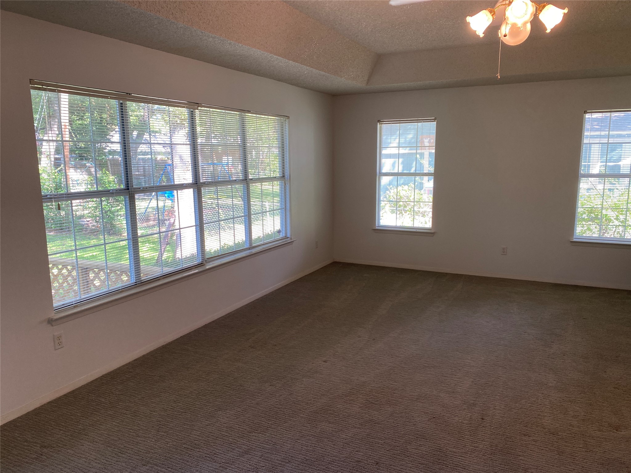 623 Club Oak Drive River Oaks TX 76114