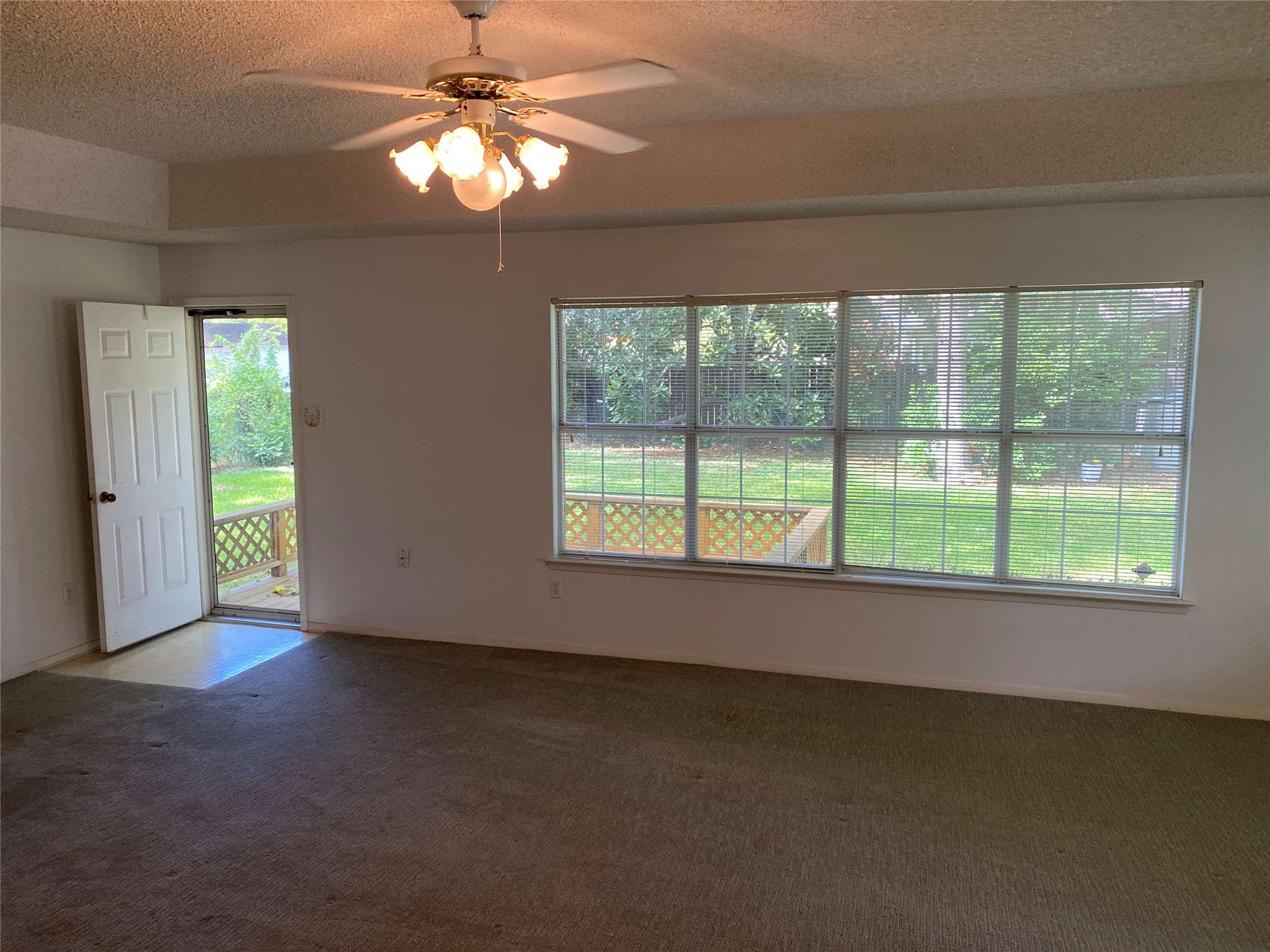 623 Club Oak Drive River Oaks TX 76114