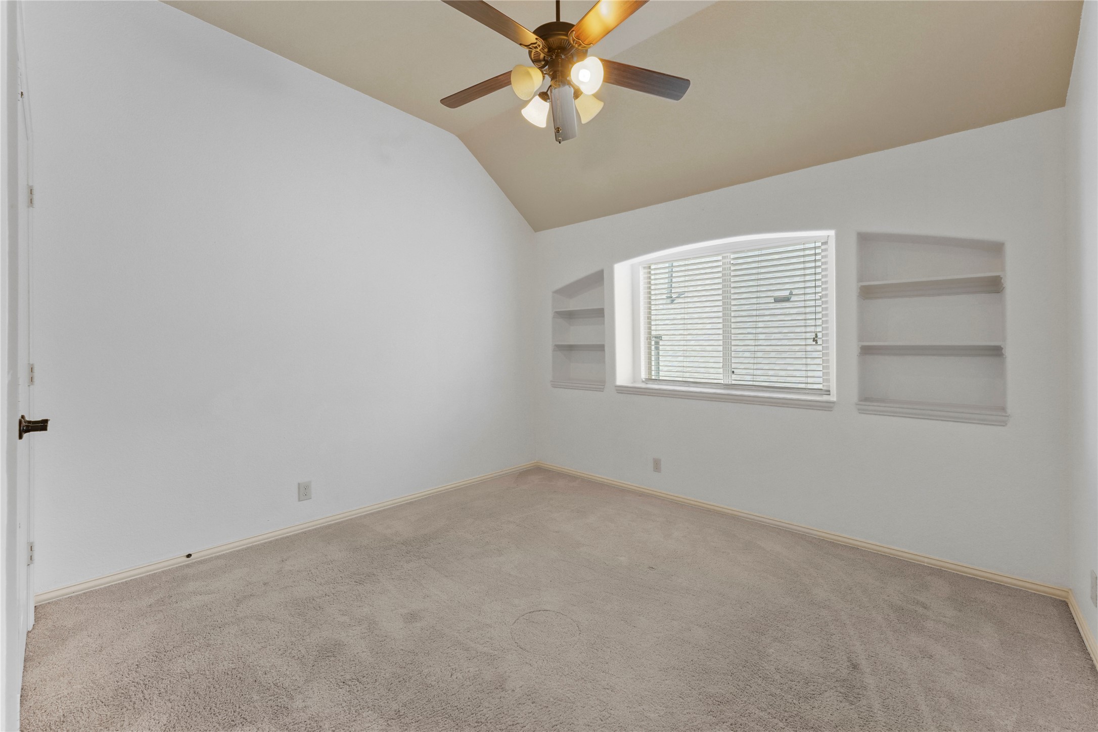1204 E Shawnee Drive Savannah TX 76227