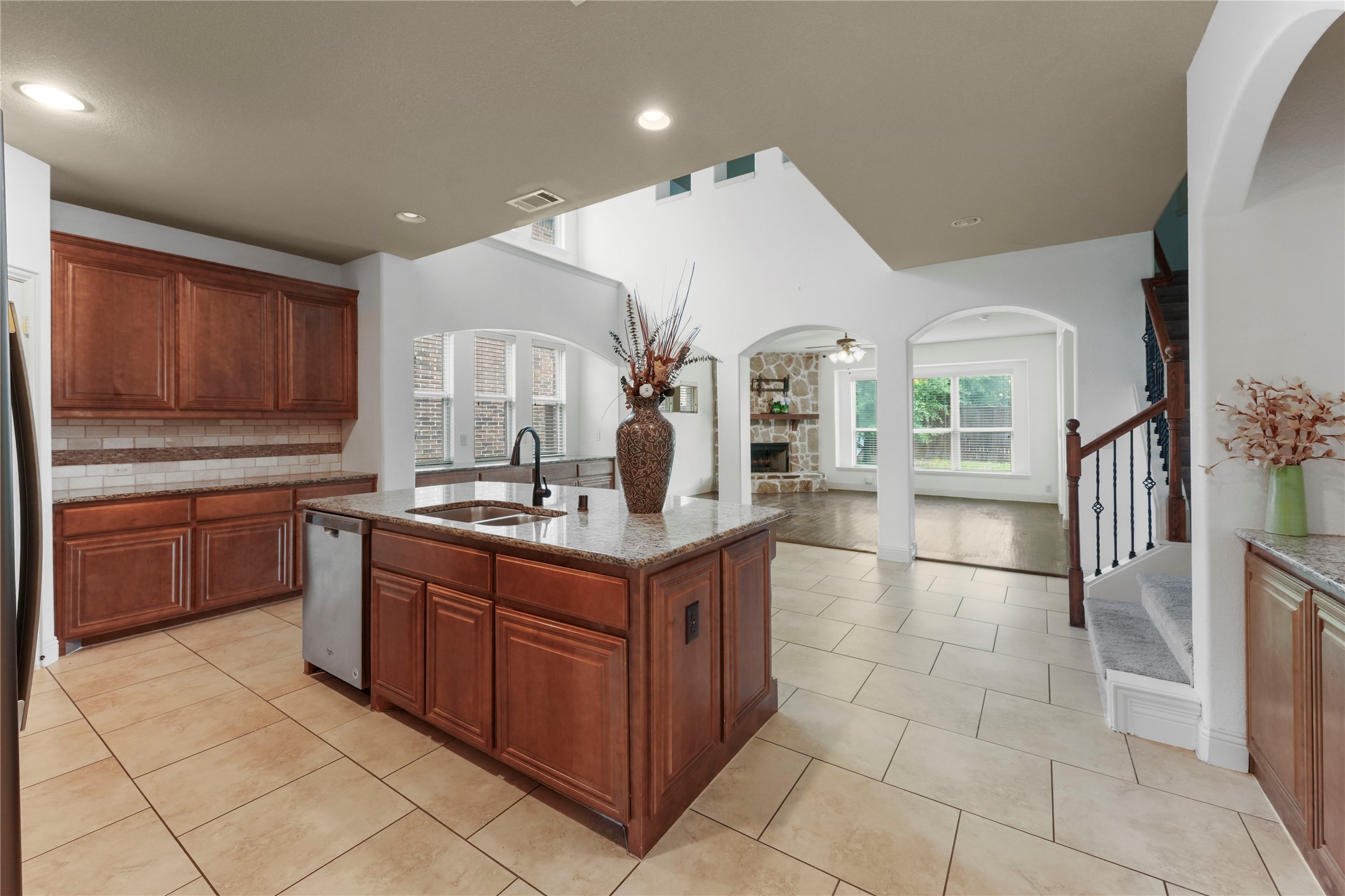 1204 E Shawnee Drive Savannah TX 76227