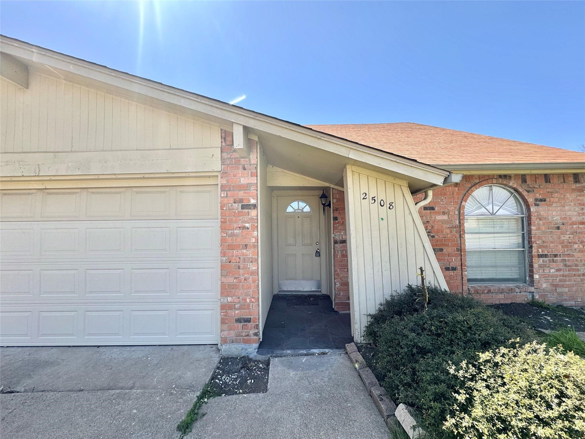 2508 S Center Street S Arlington TX 76014