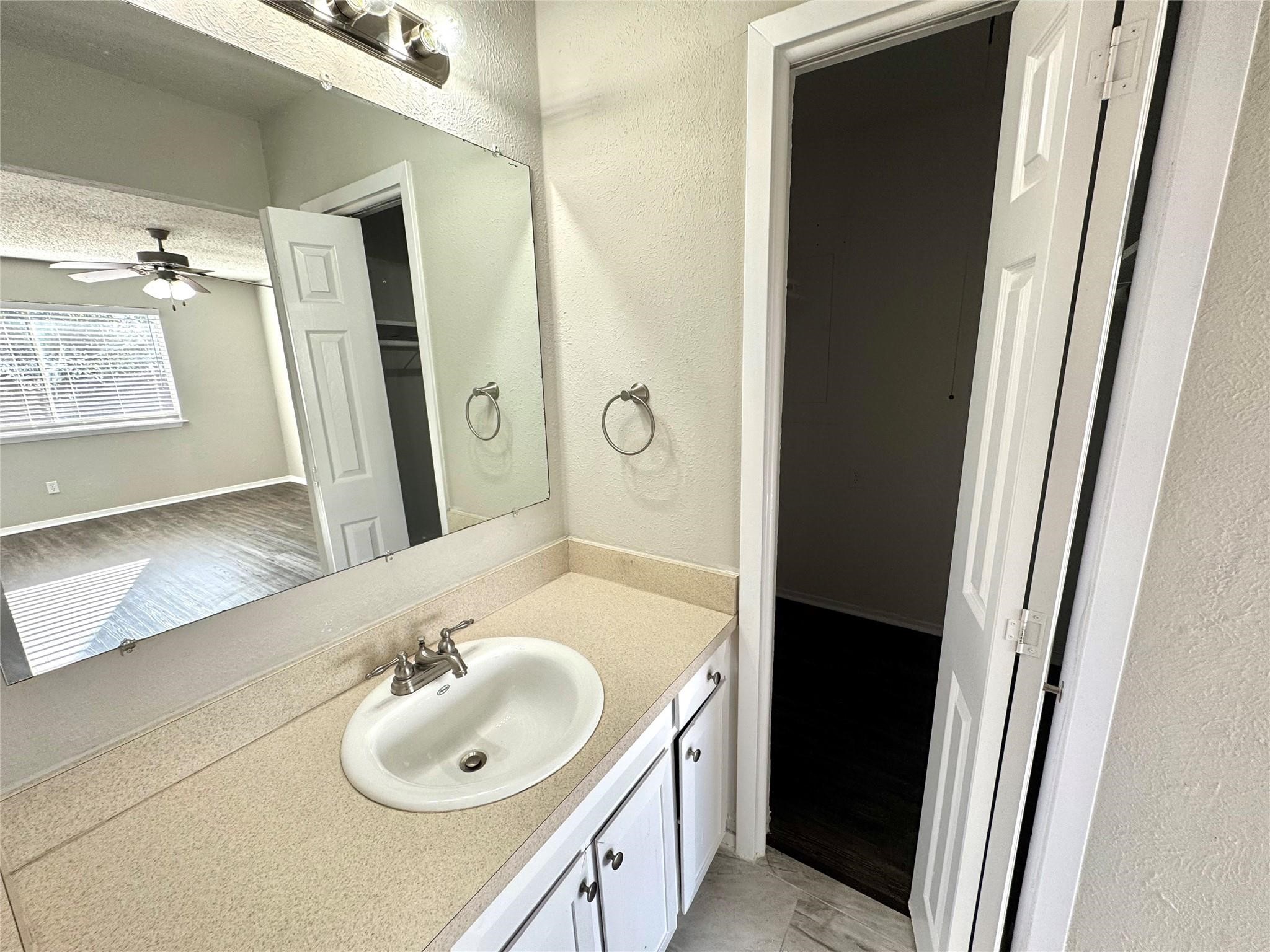 2508 S Center Street S Arlington TX 76014