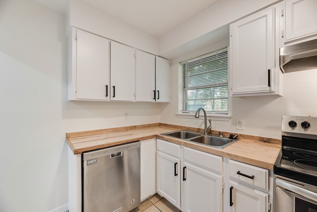 1959 Hillburn Drive Dallas TX 75217