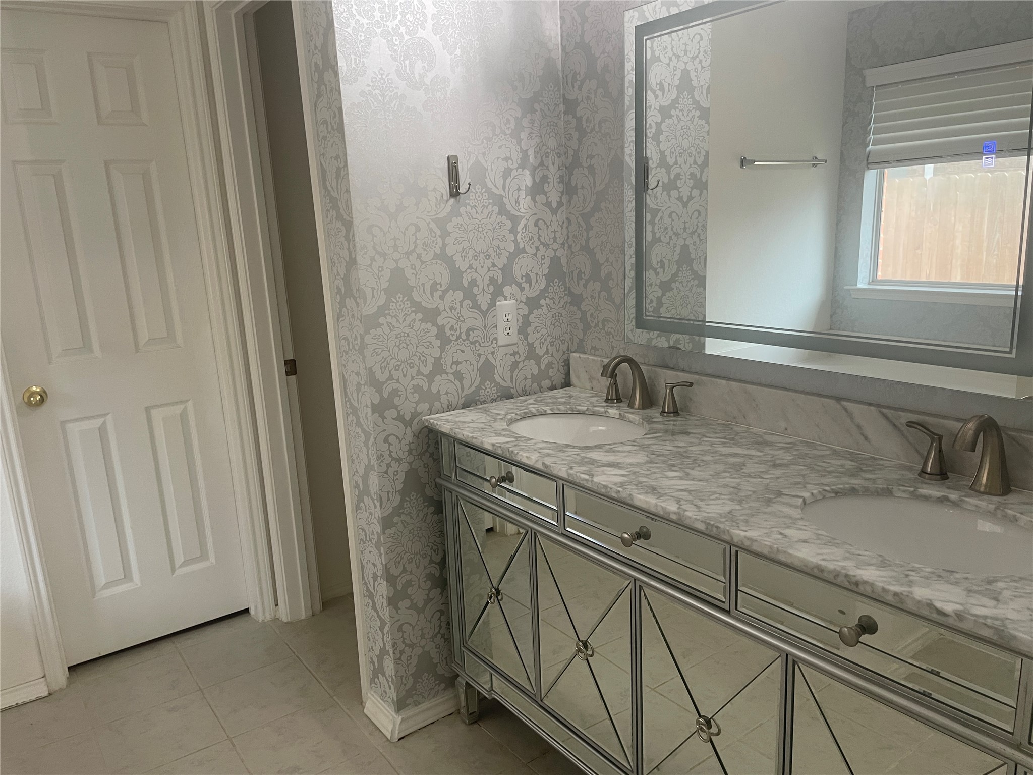 1825 Kingsbrook Trail Fort Worth TX 76120