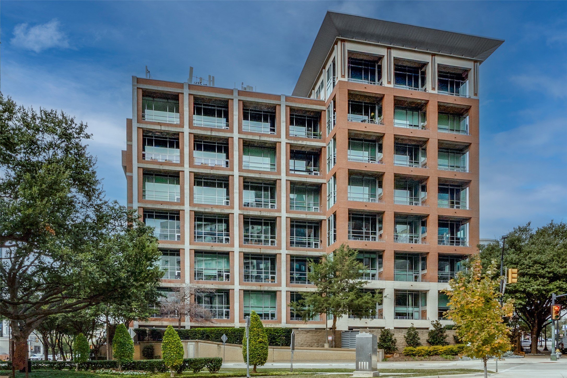 2011 Cedar Springs Road Dallas TX 75201