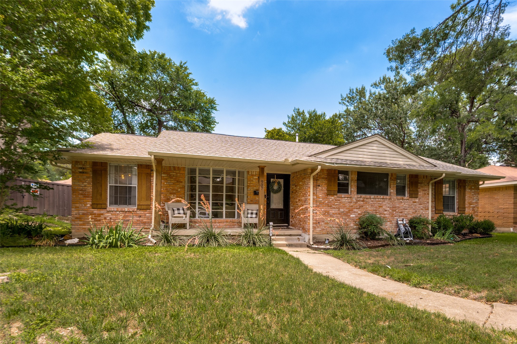 937 Ferncliff Dallas TX 75232