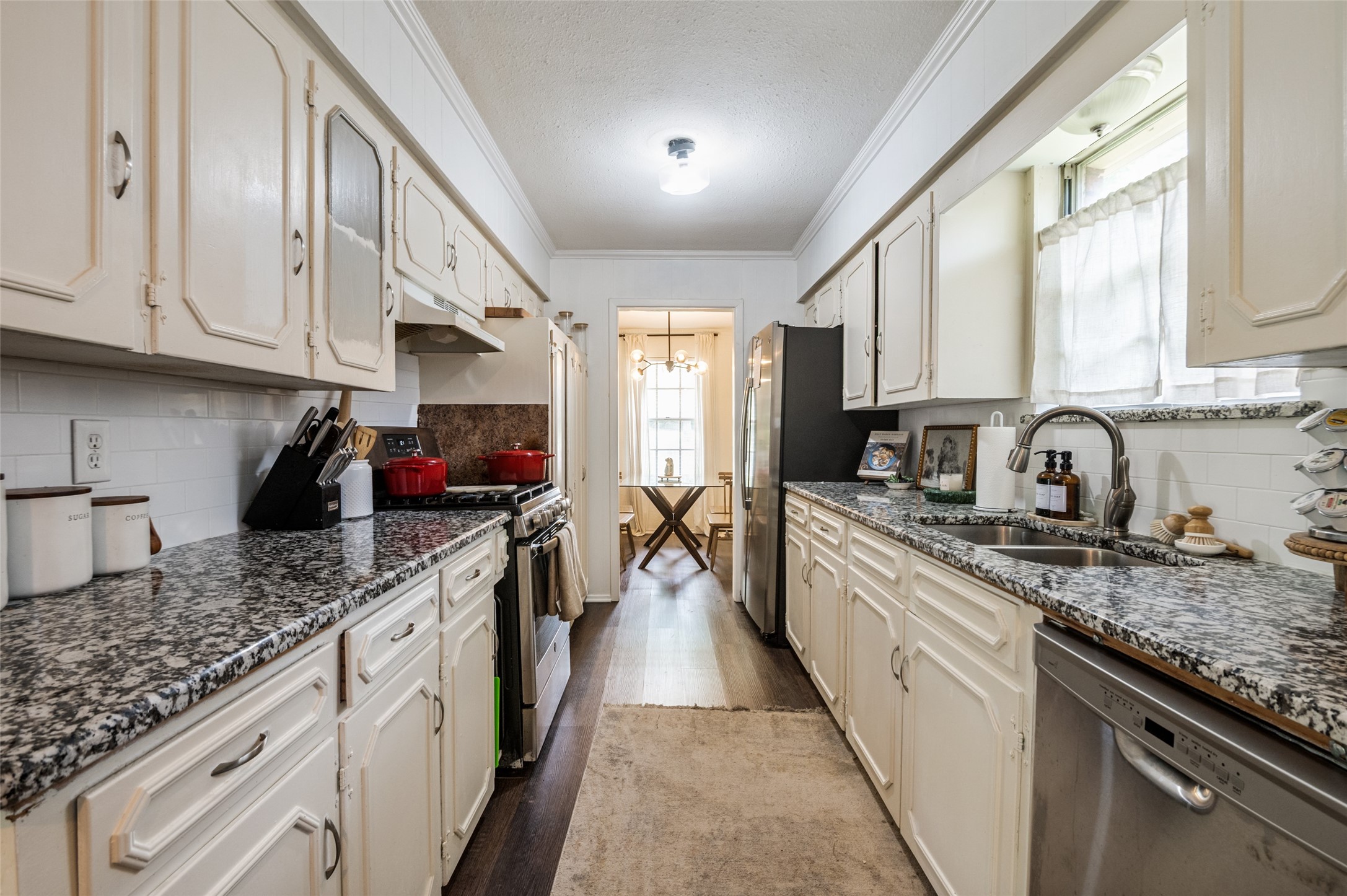 937 Ferncliff Dallas TX 75232
