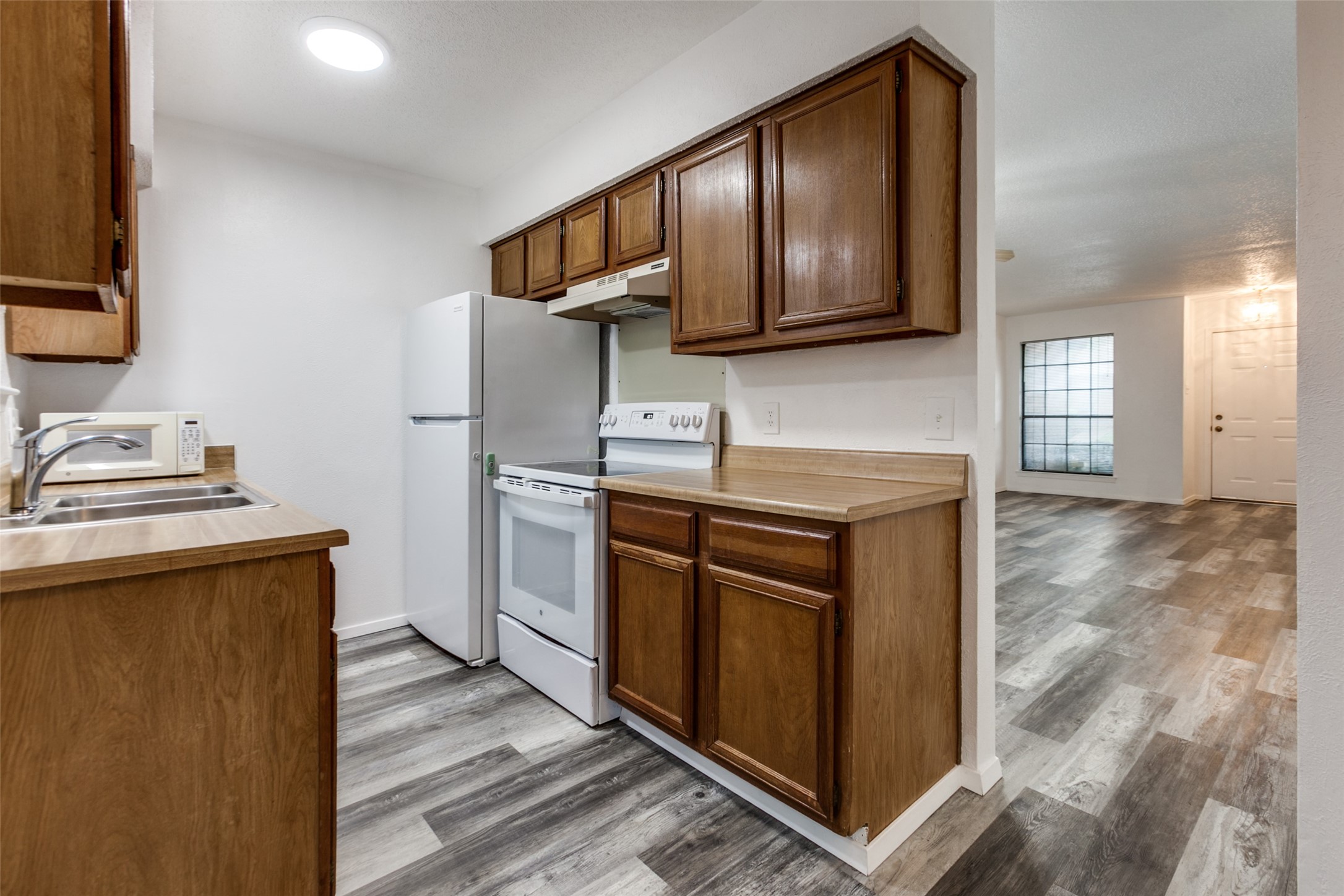 2111 E Belt Line Road Richardson TX 75081