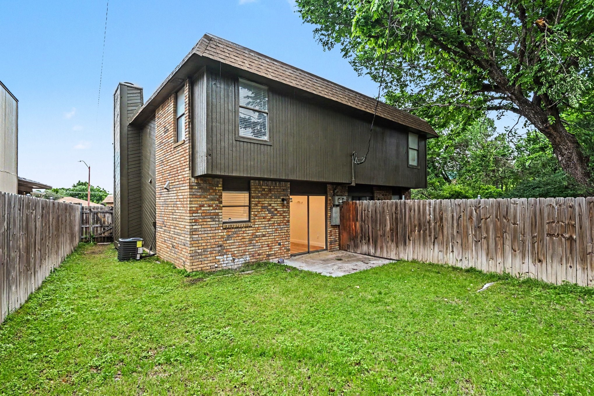 2103 Mistletoe Avenue Fort Worth TX 76110