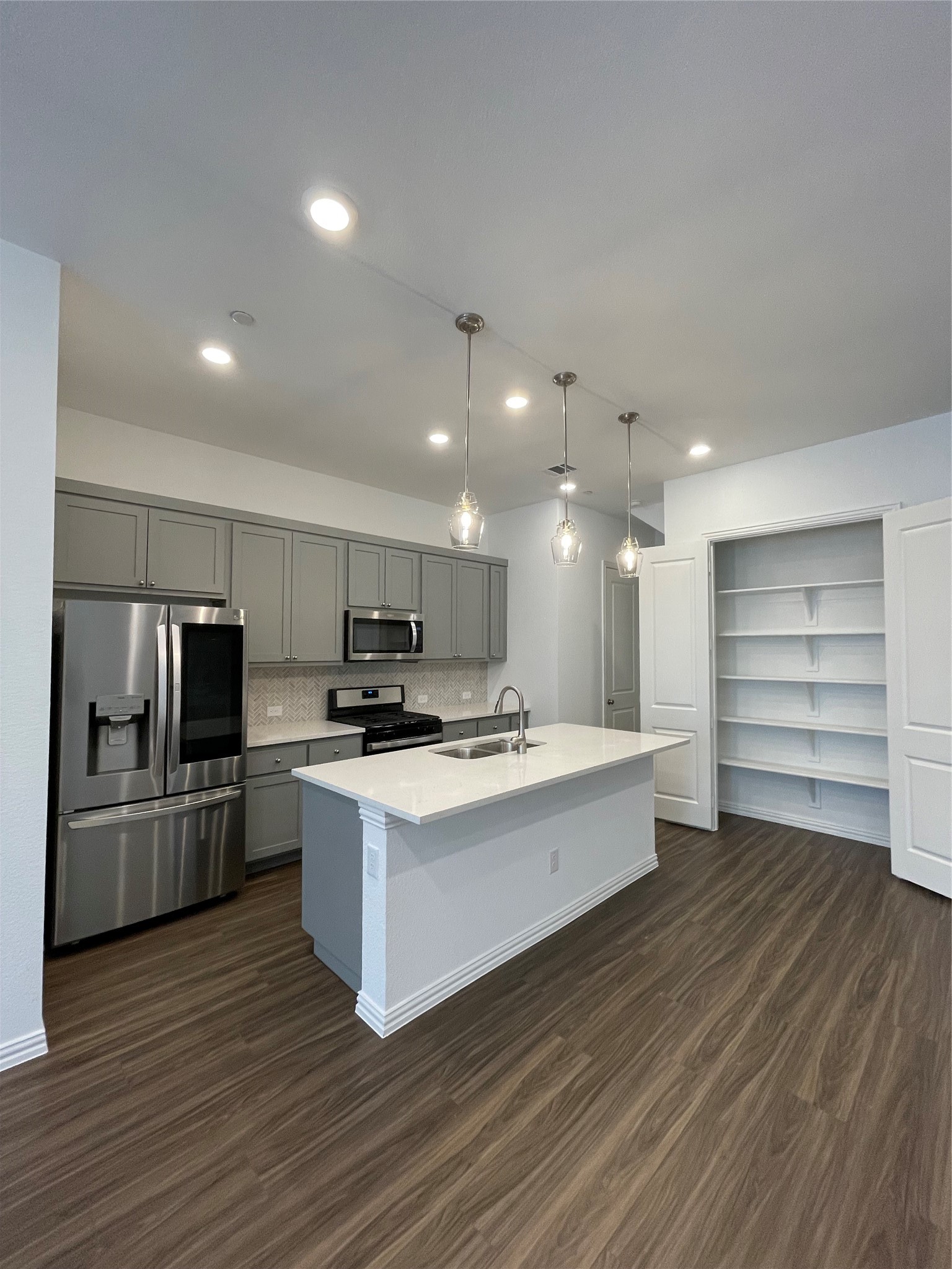 9931 Tolbert Street Irving TX 75063