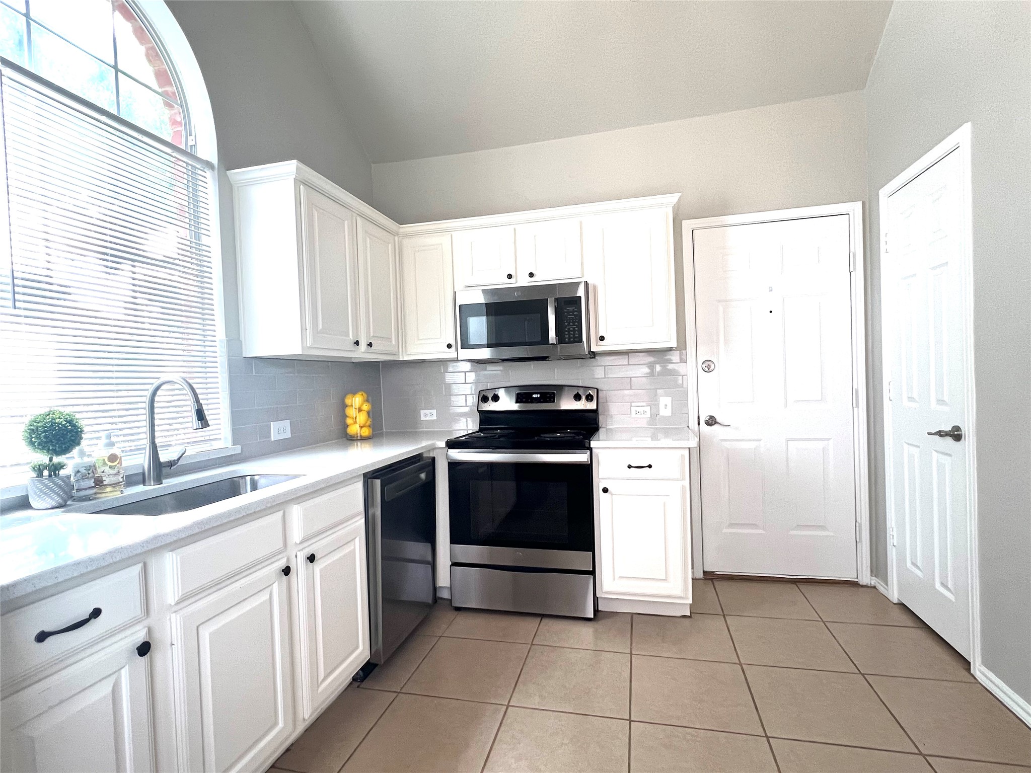 904 Inland Lane Mckinney TX 75072