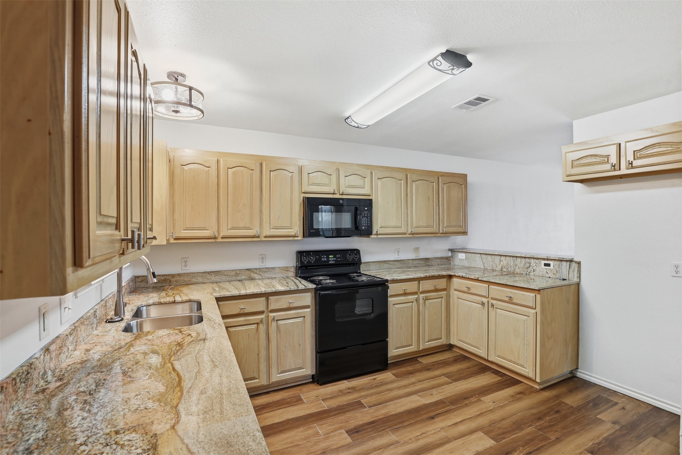 1502 Sharron Court Cleburne TX 76033