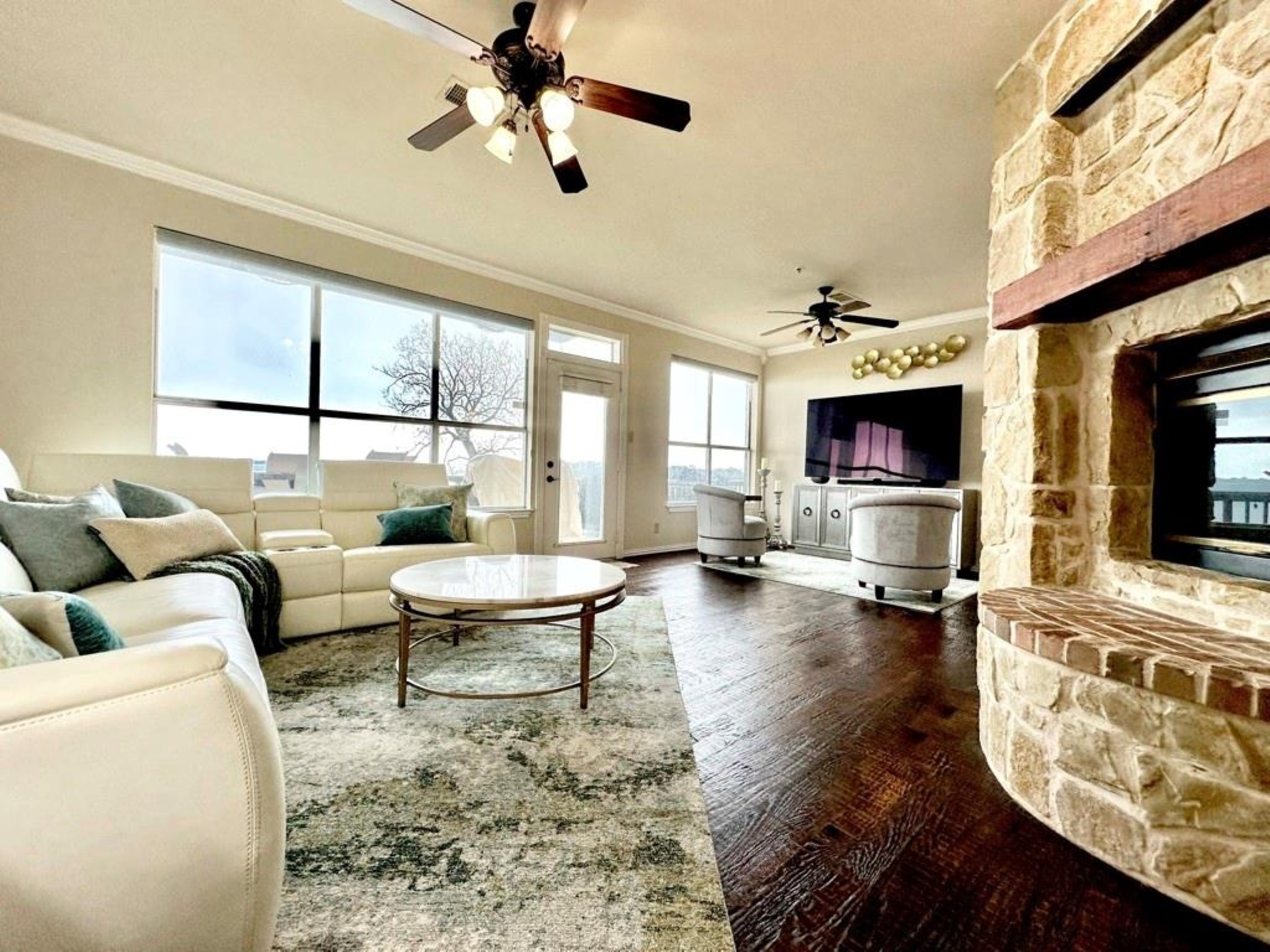 402 Oakbrook Lewisville TX 75057