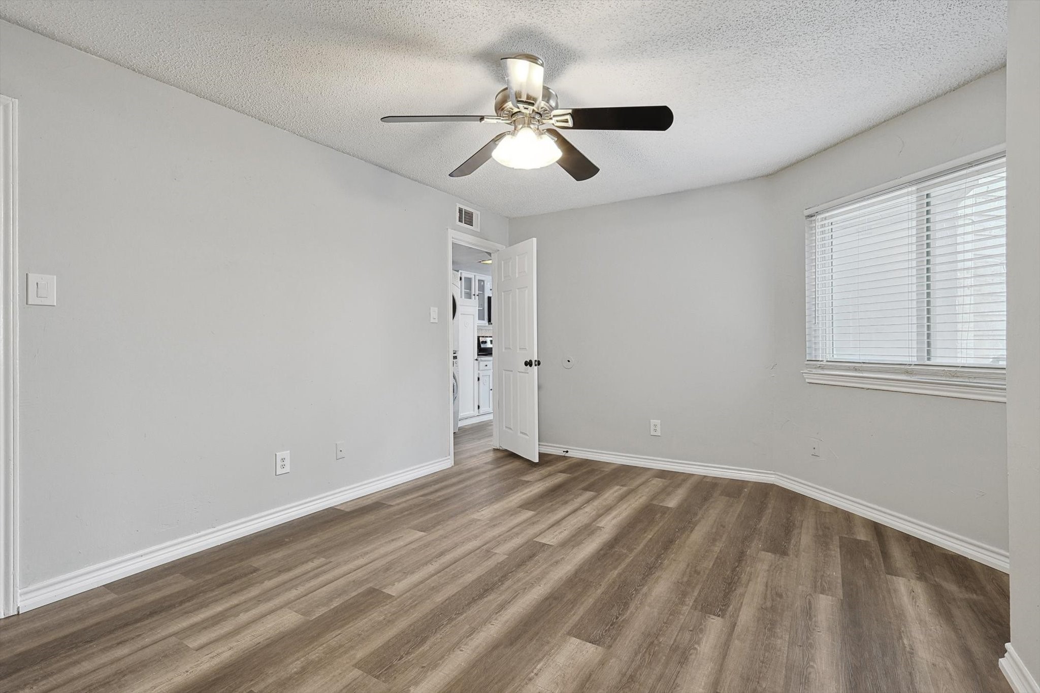 9805 Walnut Street Dallas TX 75243