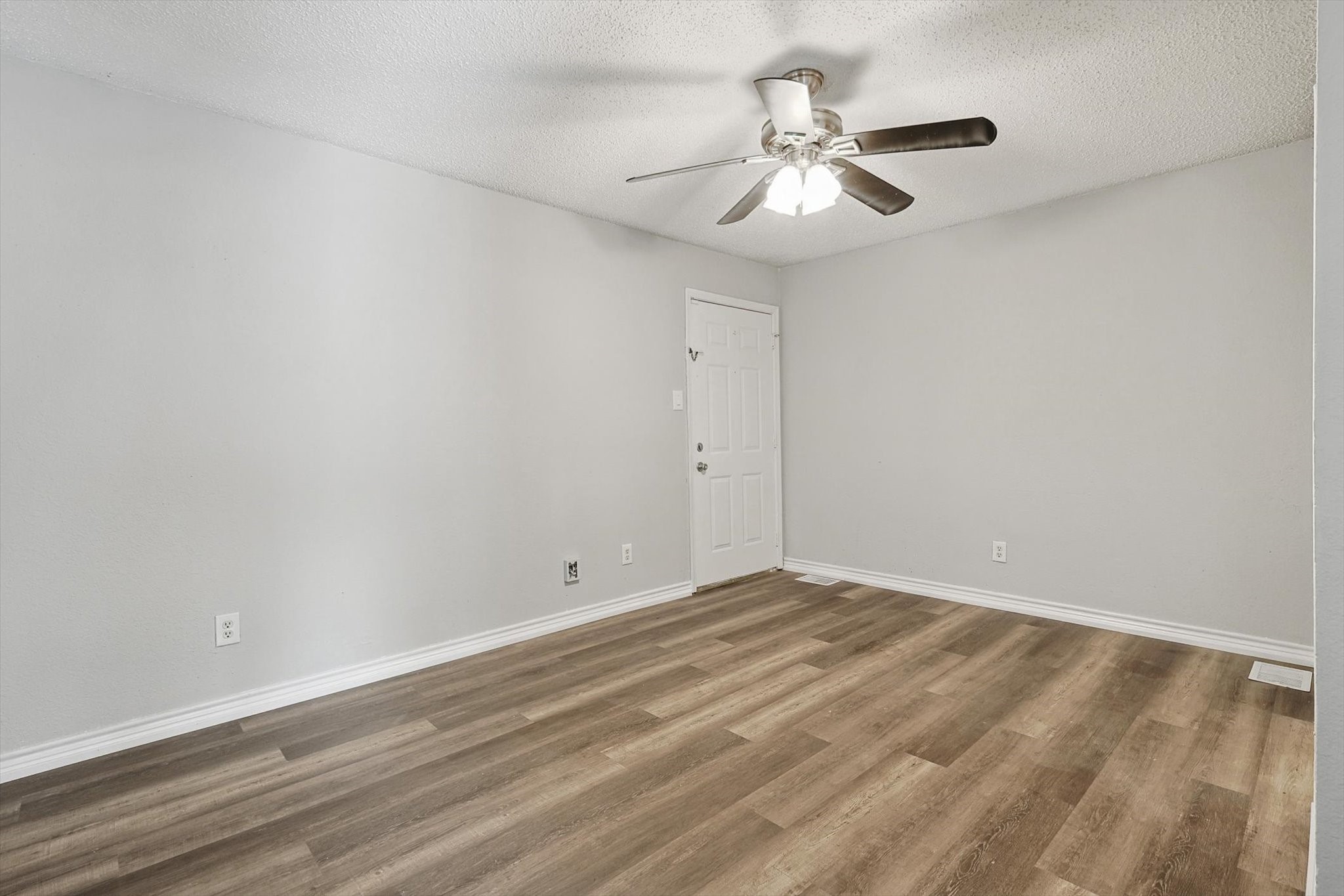 9805 Walnut Street Dallas TX 75243