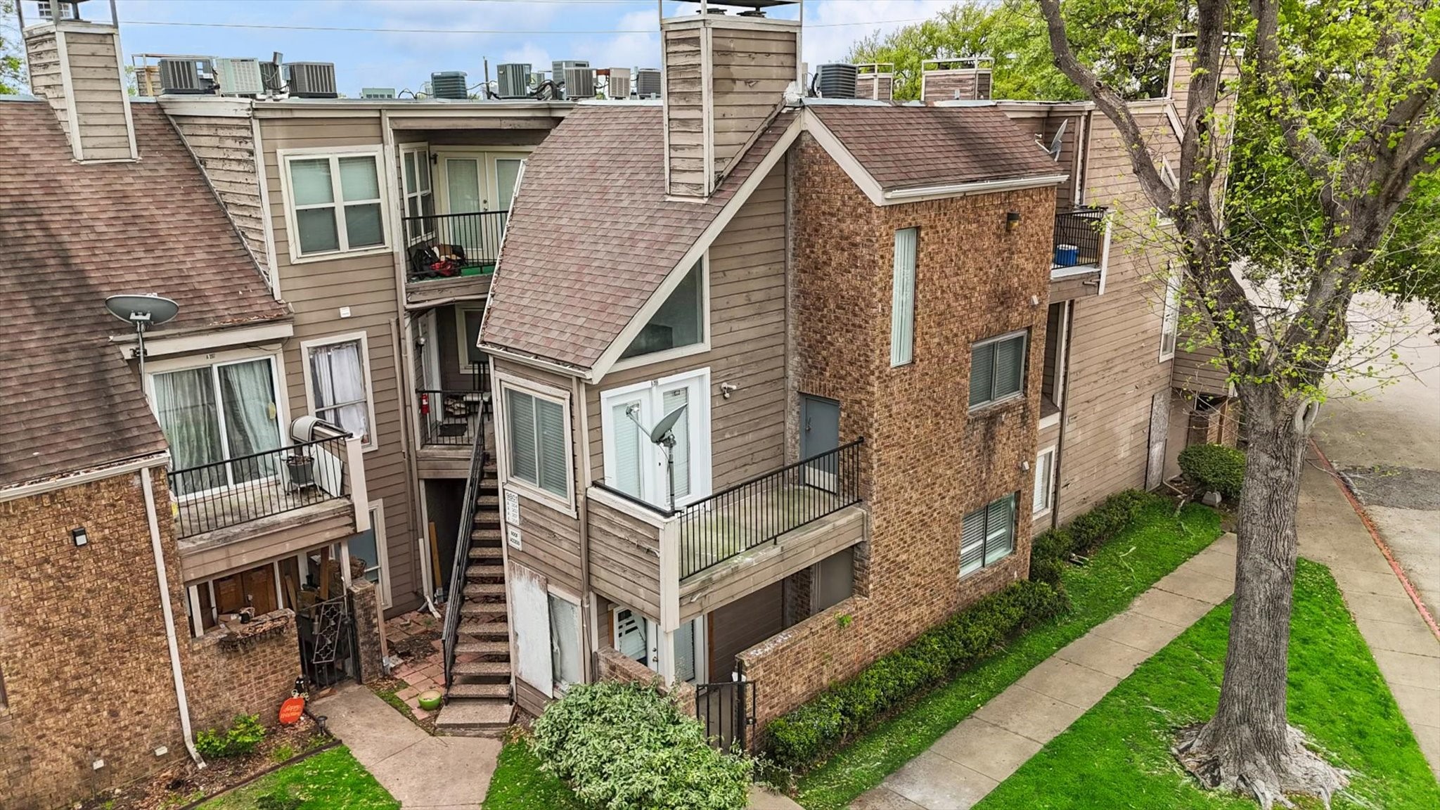 9805 Walnut Street Dallas TX 75243
