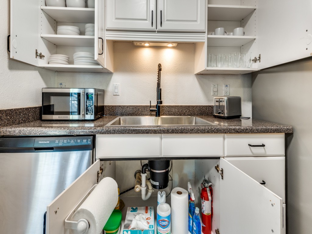 305 Westover Drive Euless TX 76039