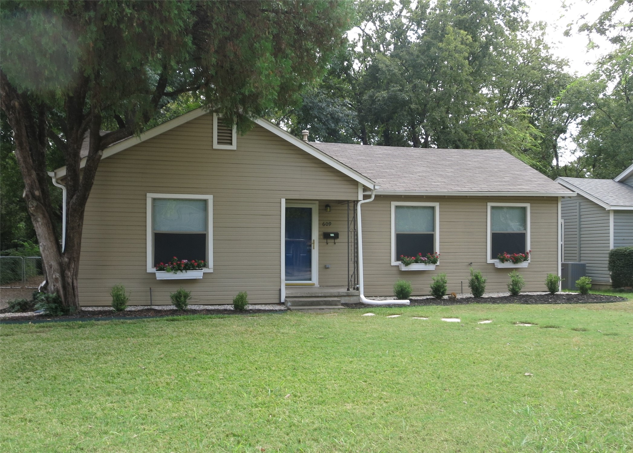 609 Cordell Street Denton TX 76201