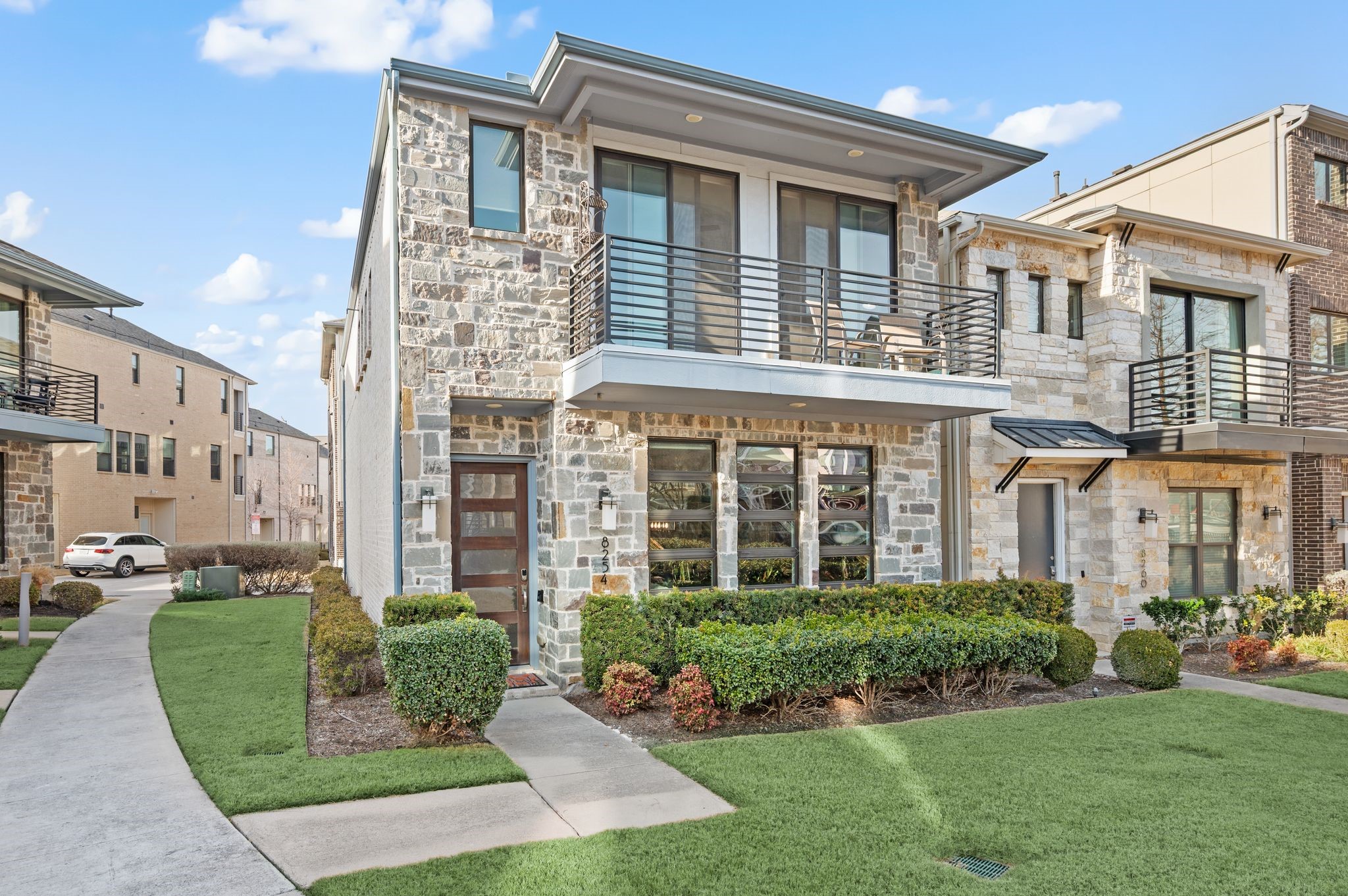 8254 Laflin Lane Dallas TX 75231