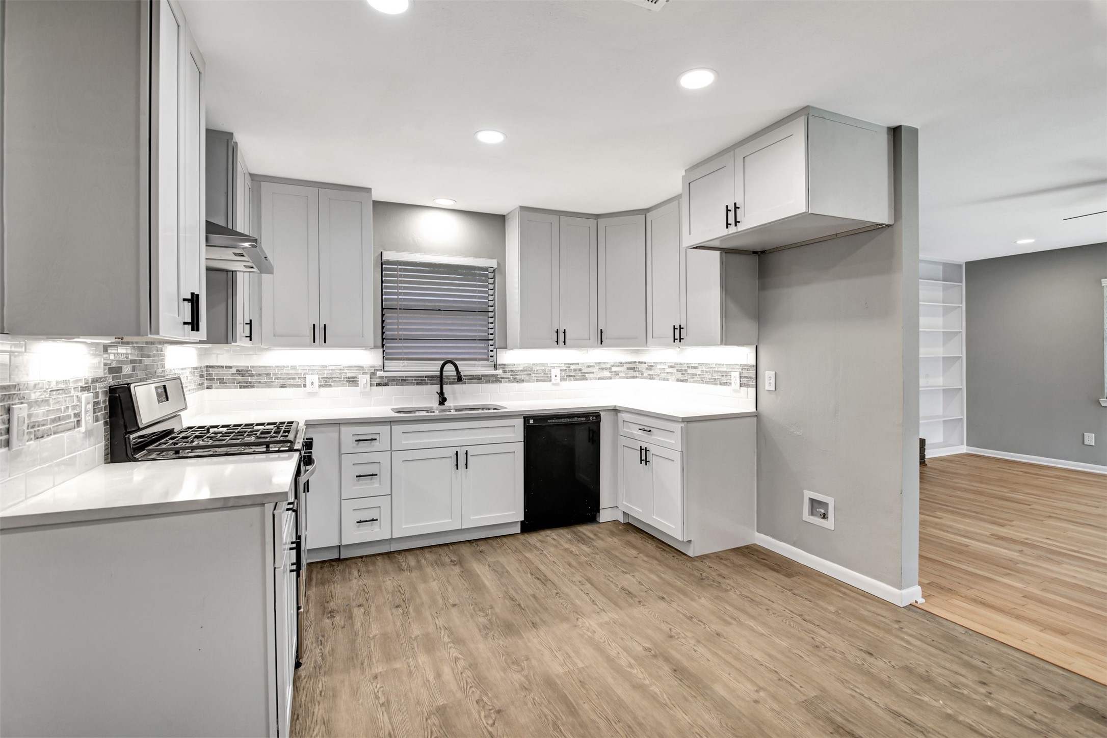 1422 Flamingo Lane Garland TX 75042