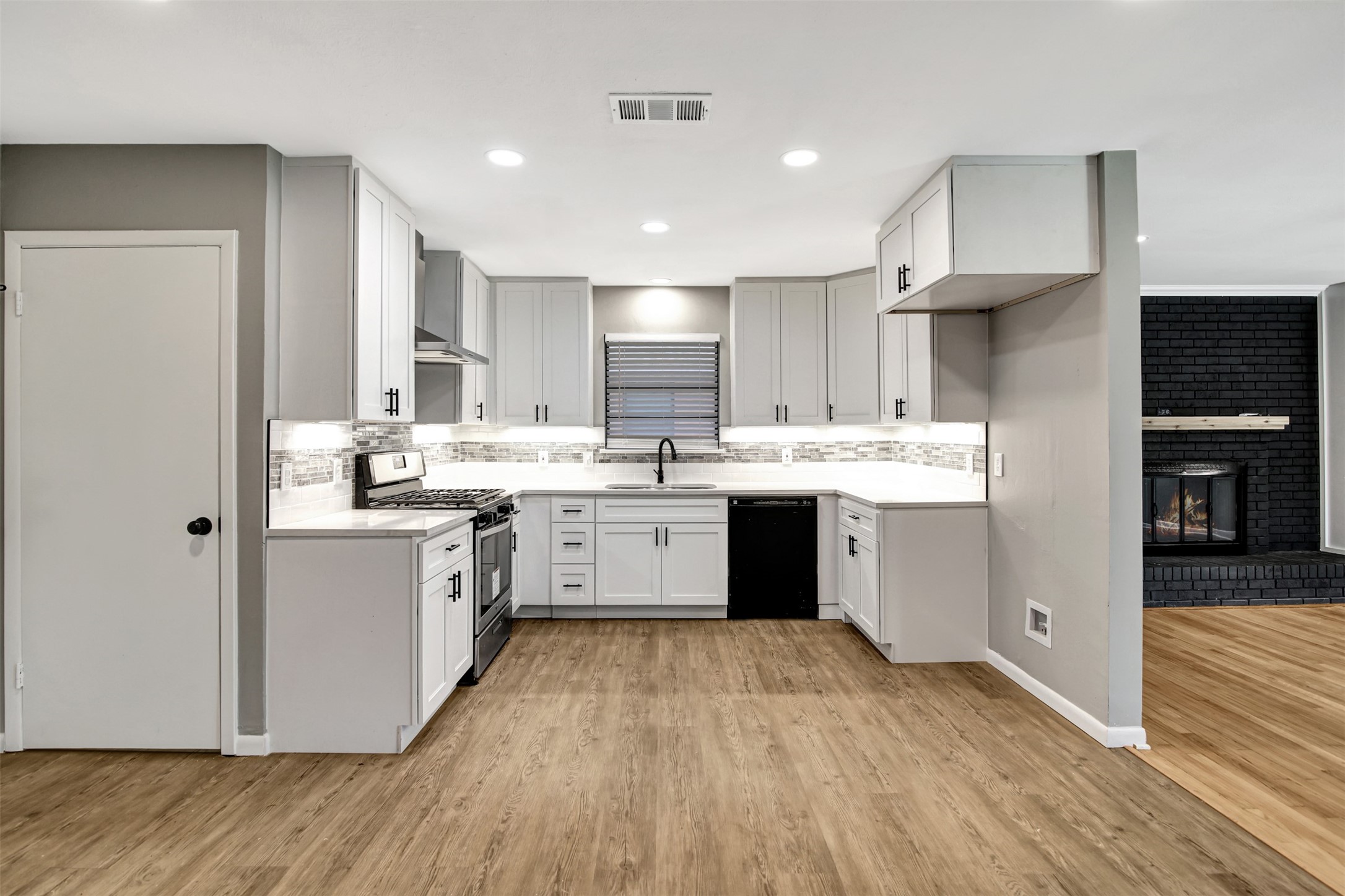 1422 Flamingo Lane Garland TX 75042