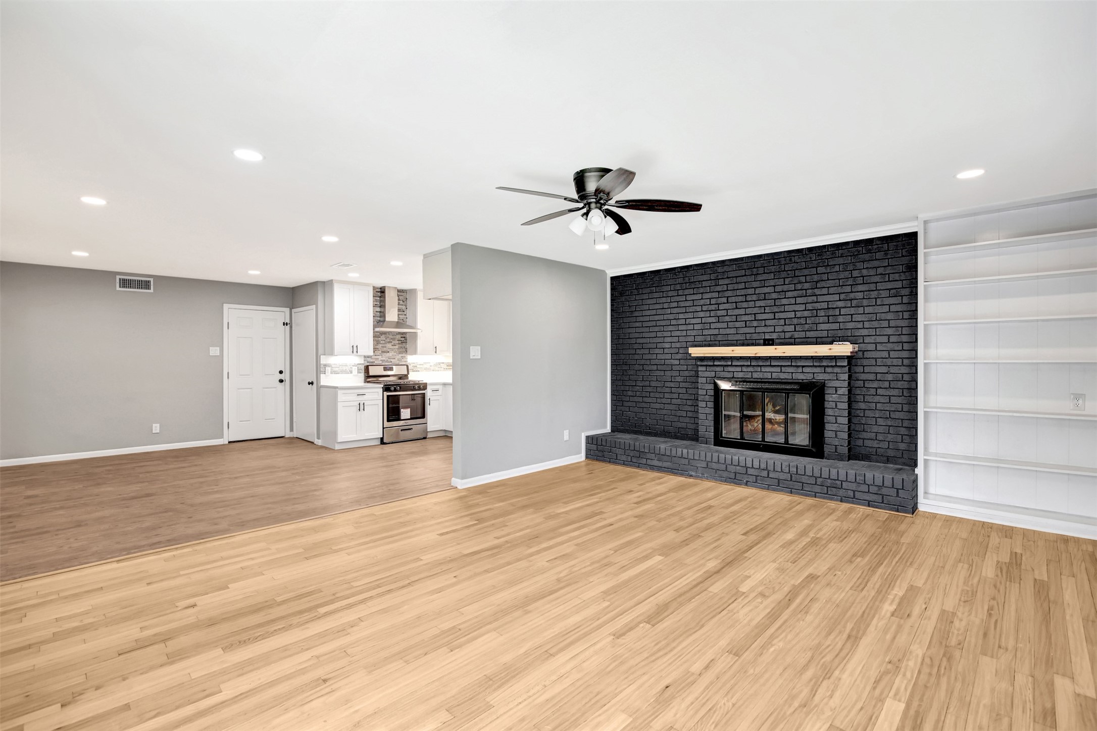 1422 Flamingo Lane Garland TX 75042