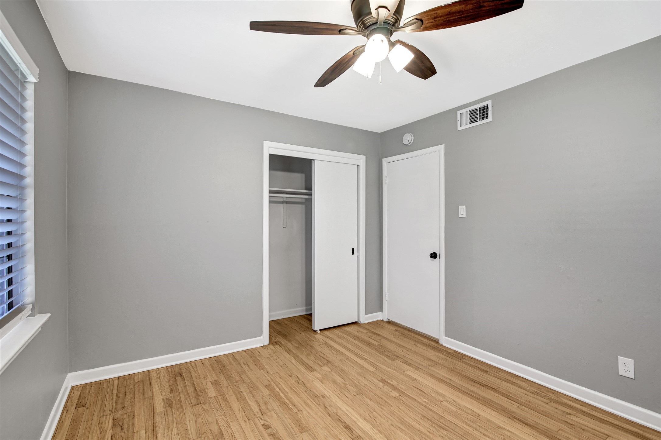 1422 Flamingo Lane Garland TX 75042