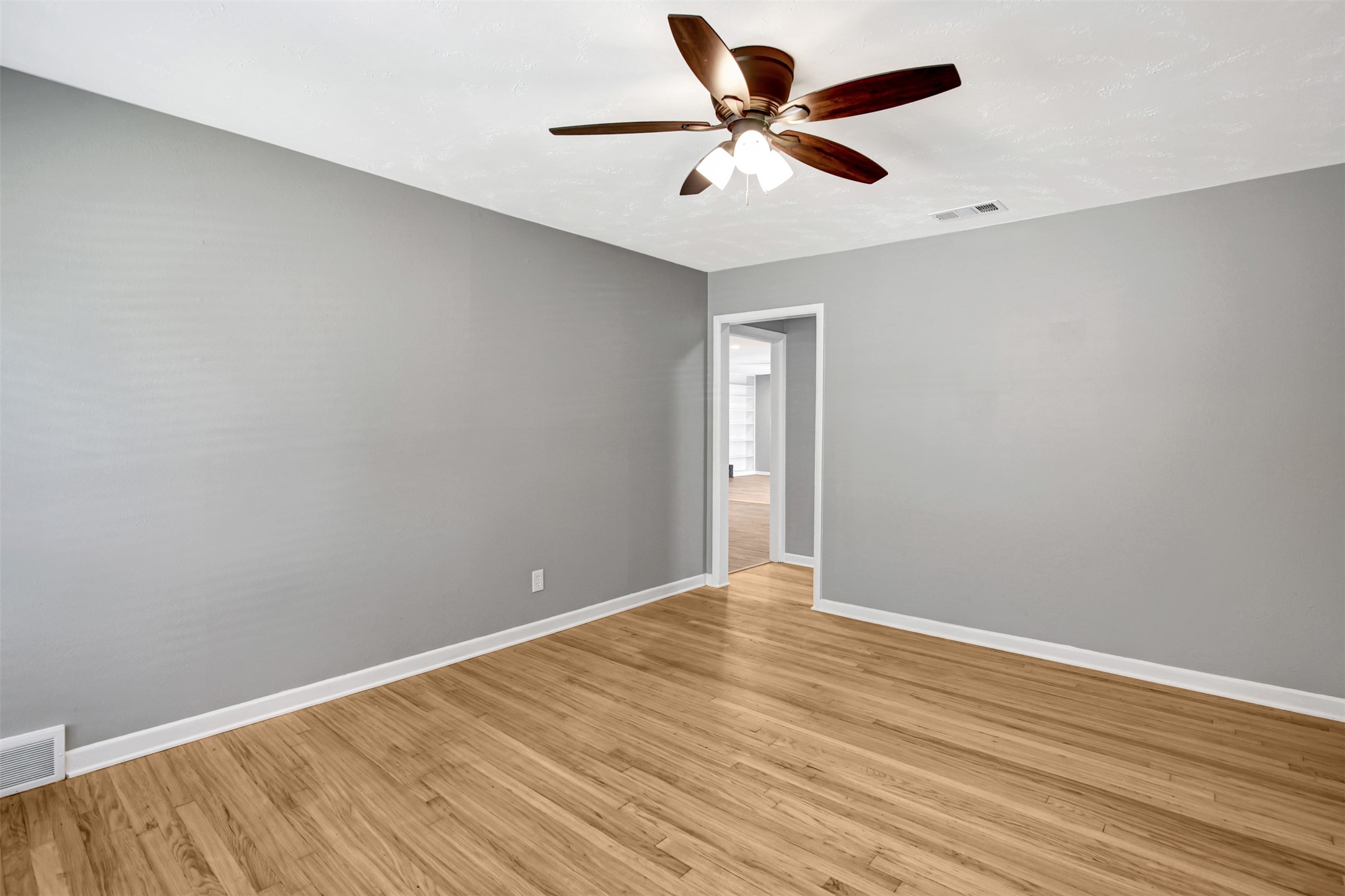 1422 Flamingo Lane Garland TX 75042