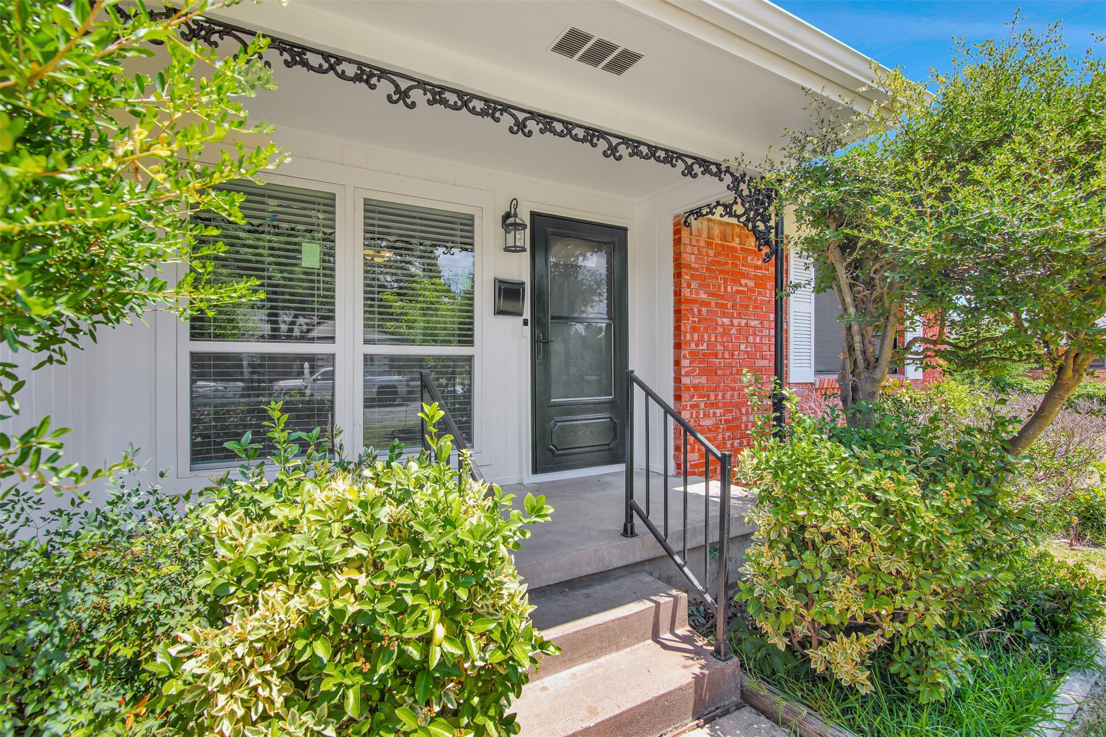1422 Flamingo Lane Garland TX 75042