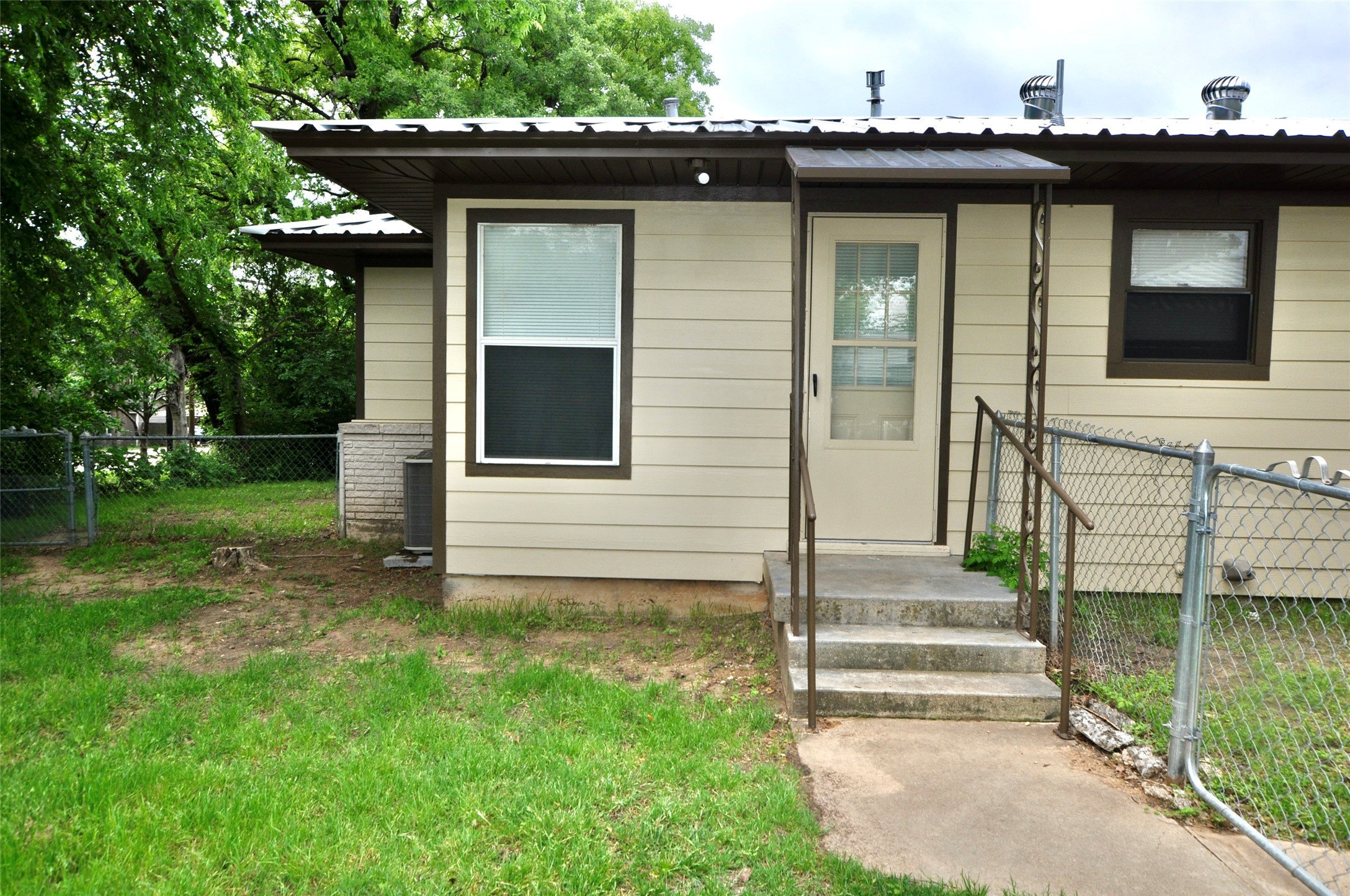 712 W Bridge Street Weatherford TX 76086