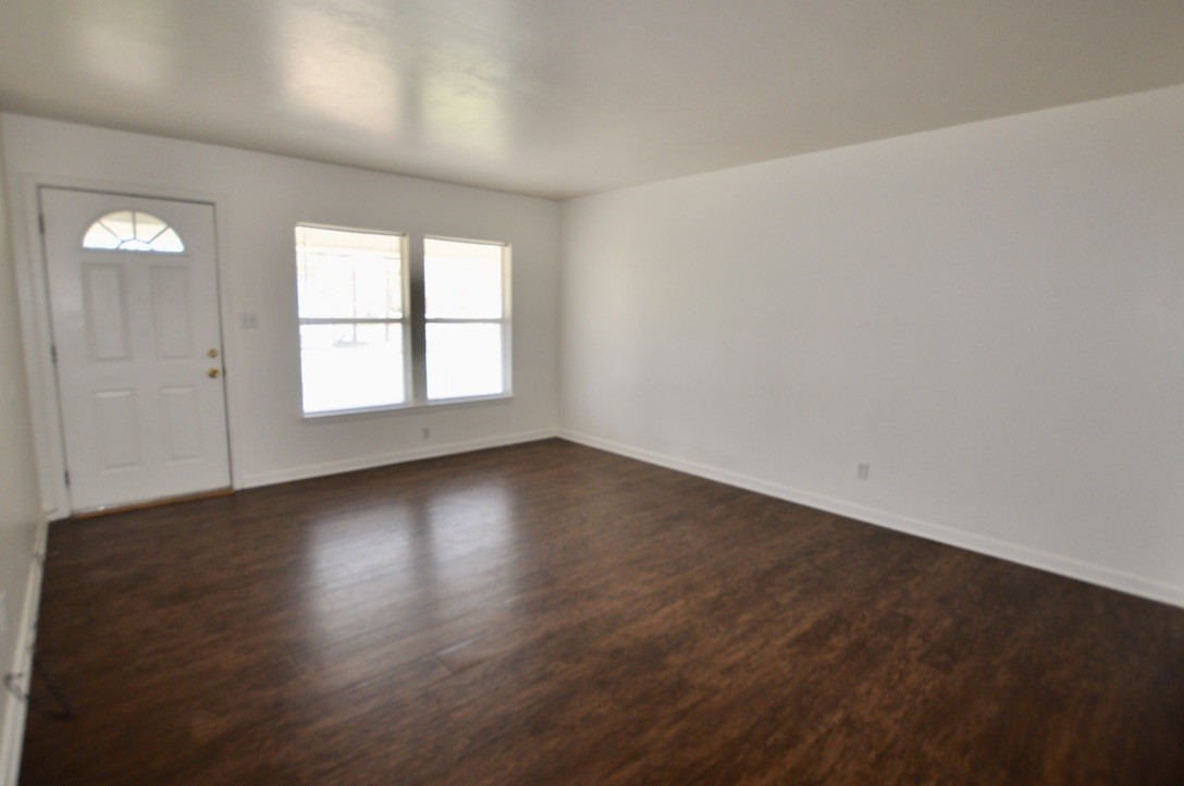 712 W Bridge Street Weatherford TX 76086