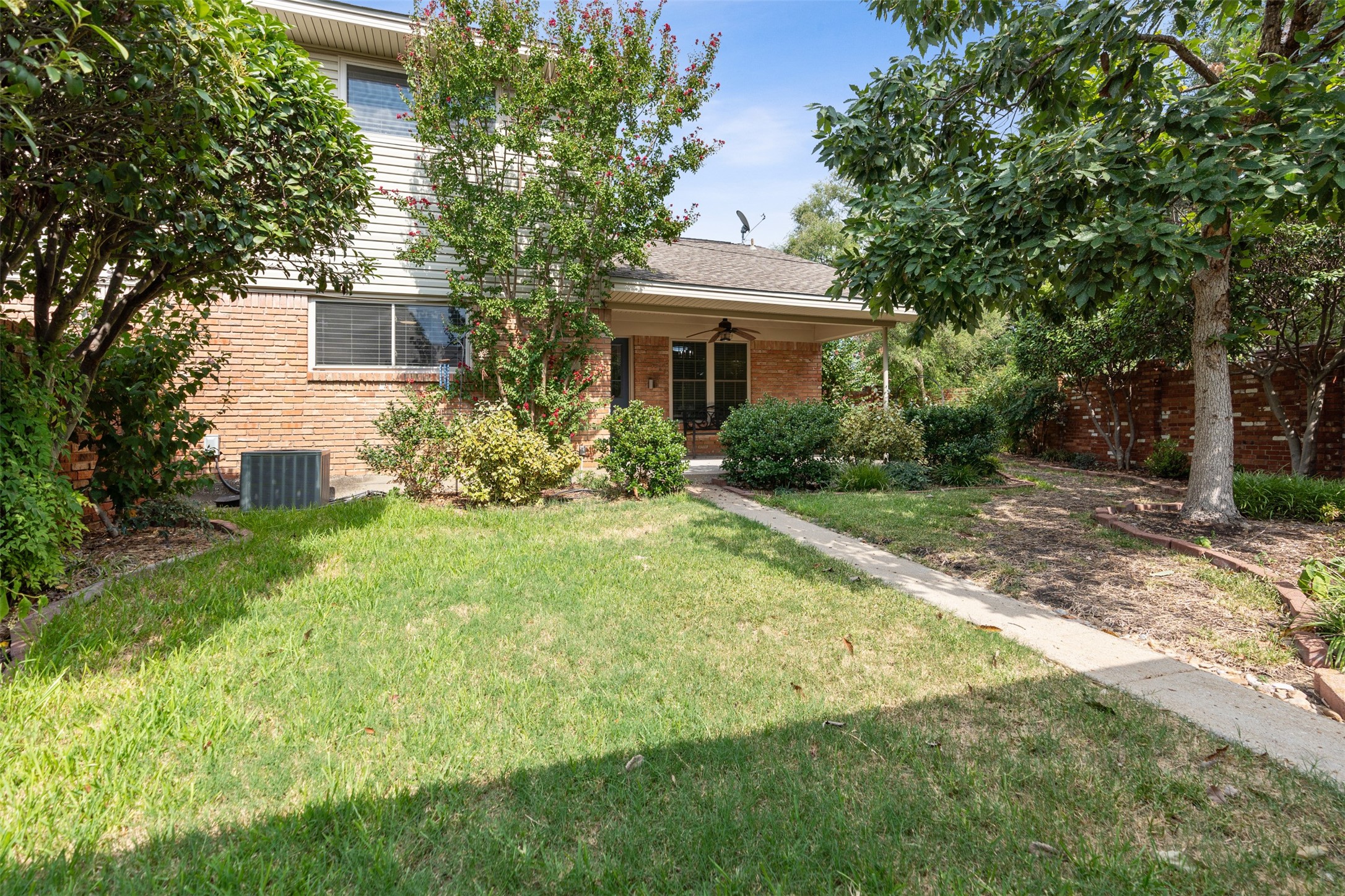10447 Barrywood Drive Dallas TX 75230