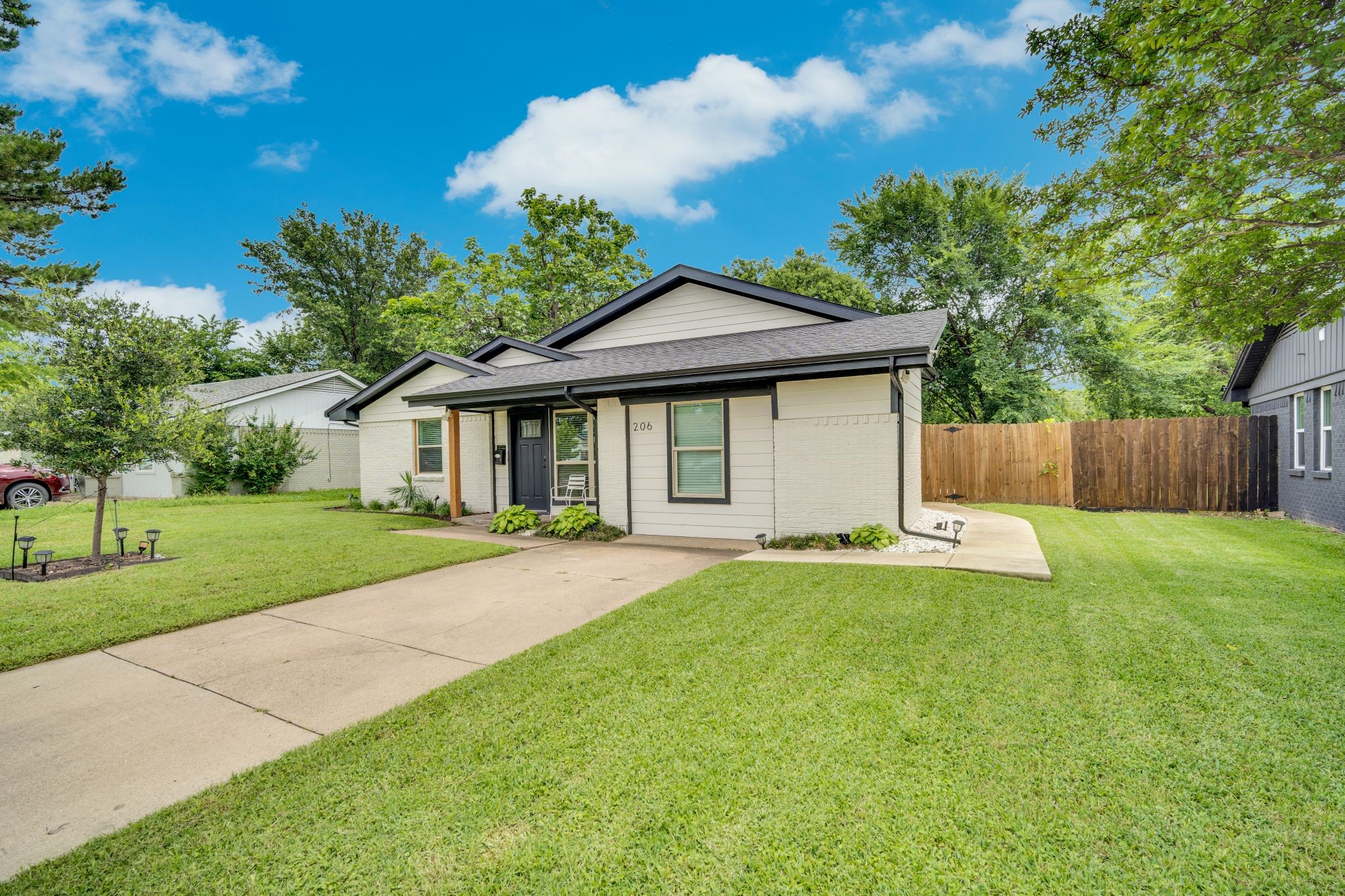 206 E Chico Drive Garland TX 75041