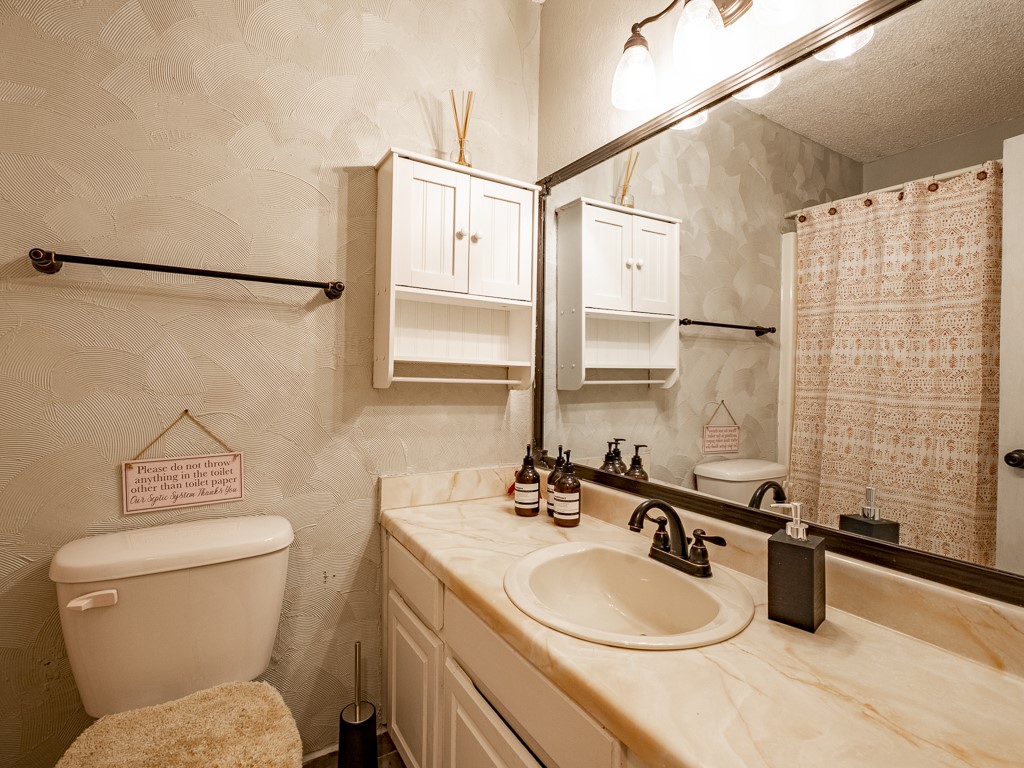408 Heritage Trail Granbury TX 76048