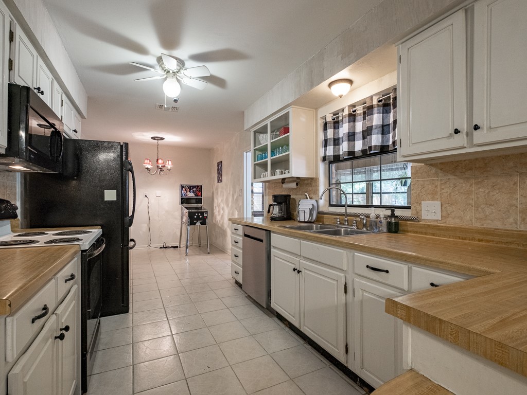 408 Heritage Trail Granbury TX 76048