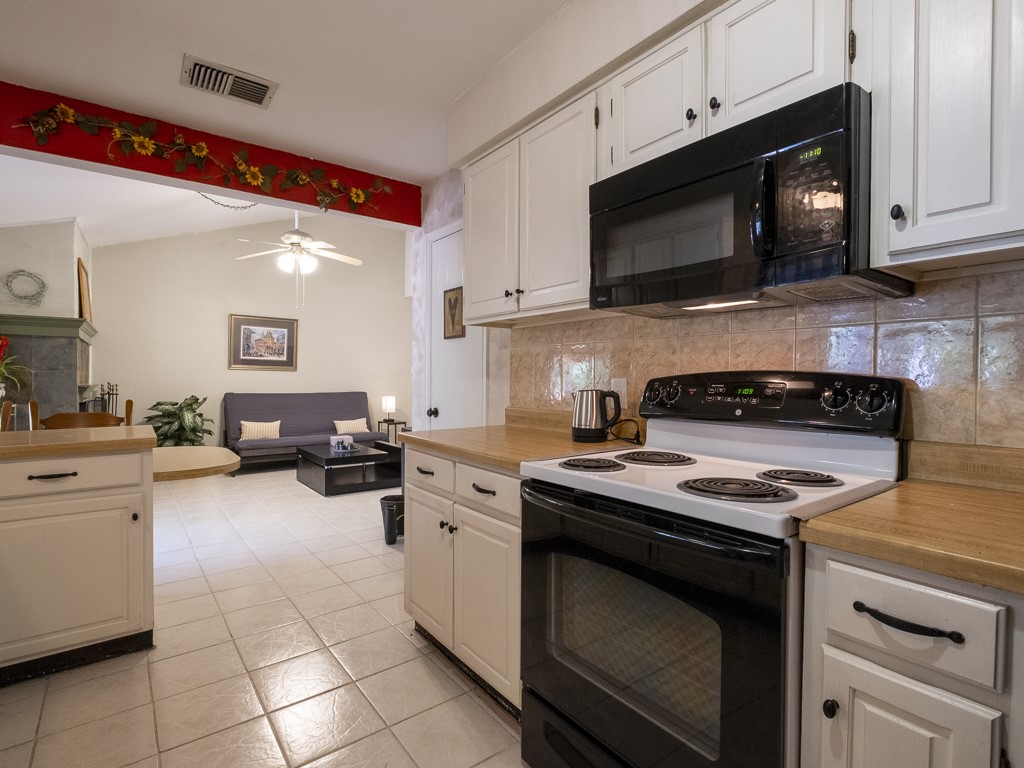 408 Heritage Trail Granbury TX 76048
