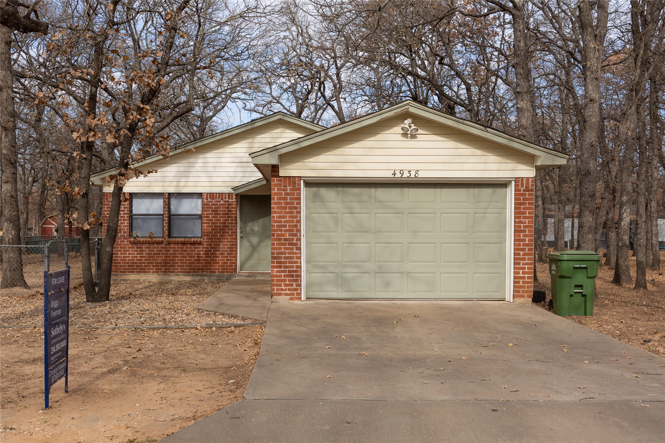 4938 Blue Water Circle Granbury TX 76049