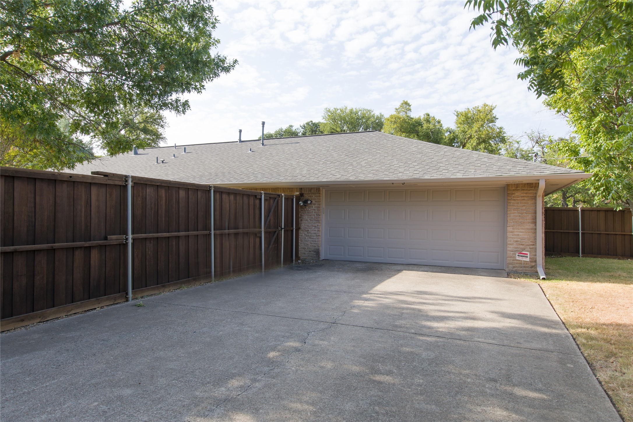 4031 Echo Glen Drive Dallas TX 75244