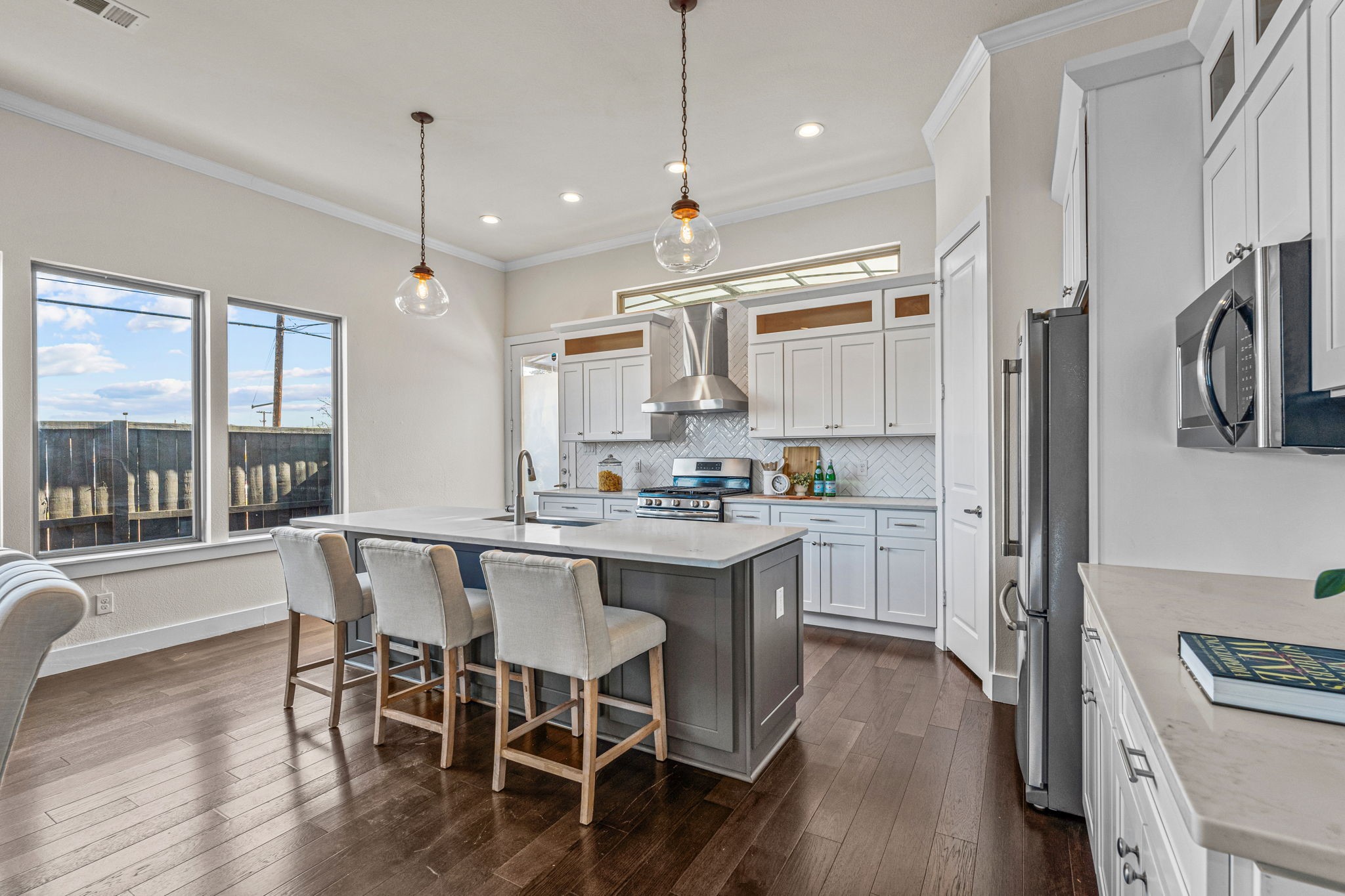 600 Melba Street Dallas TX 75208