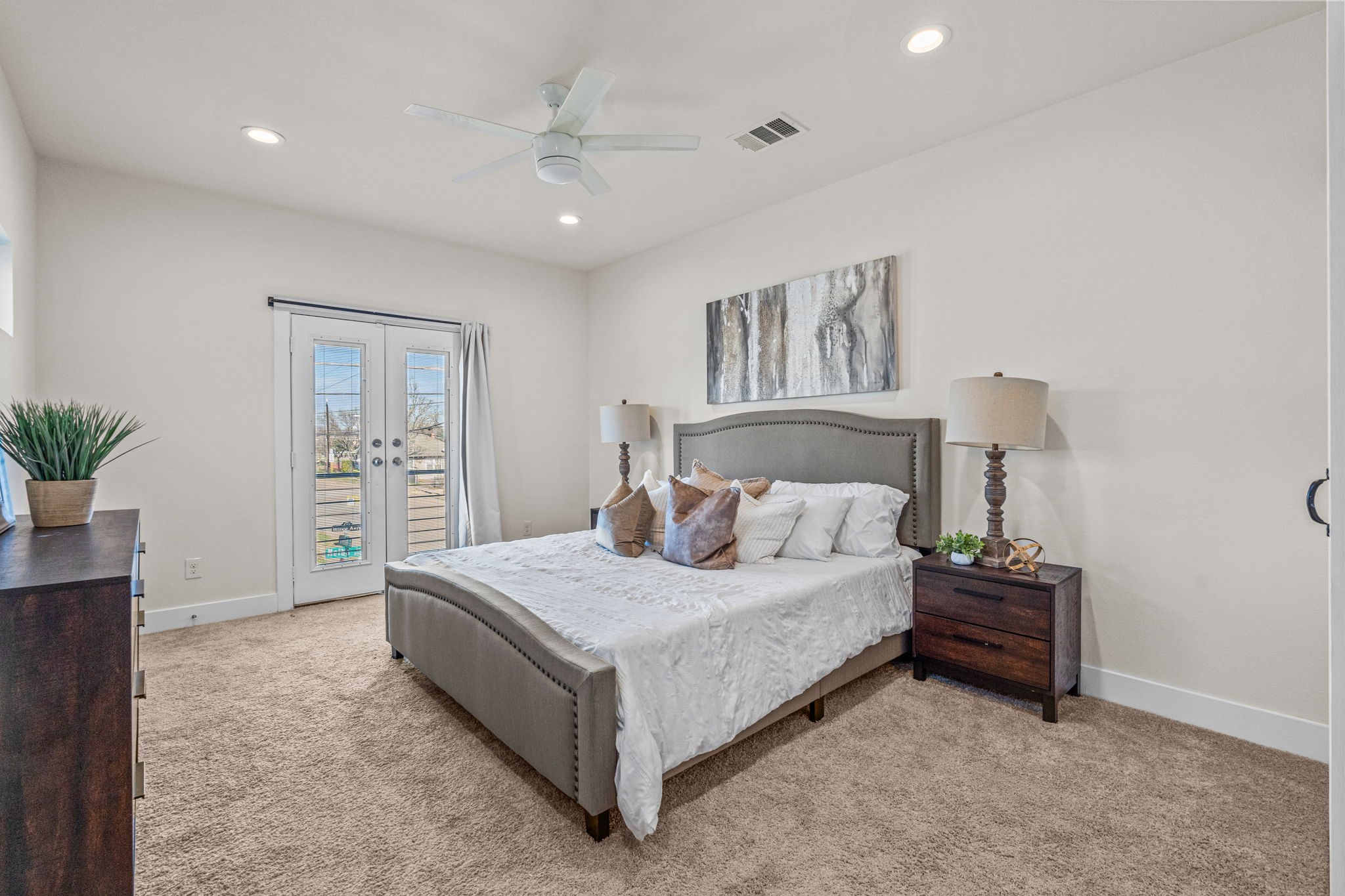 600 Melba Street Dallas TX 75208