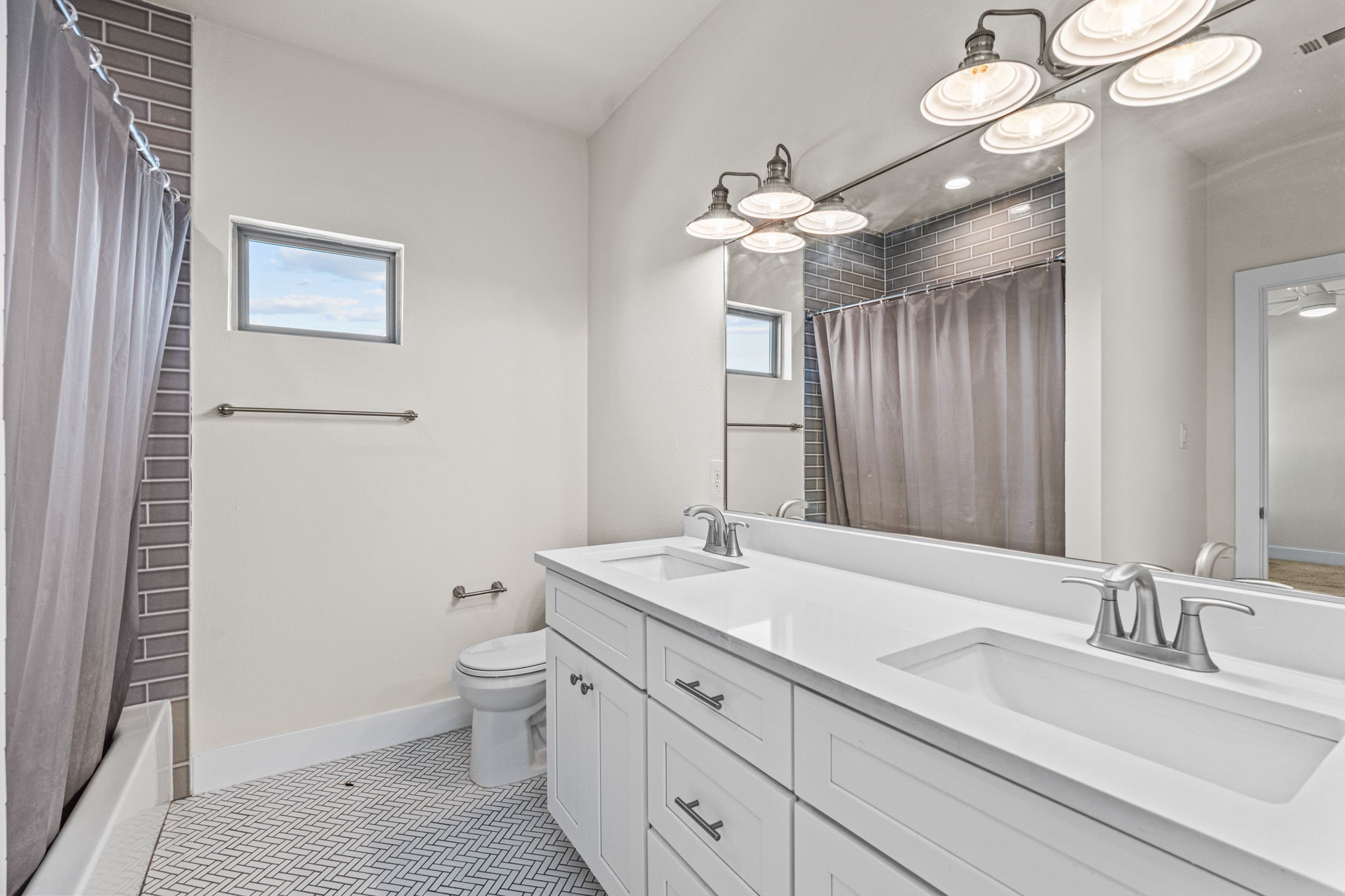 600 Melba Street Dallas TX 75208
