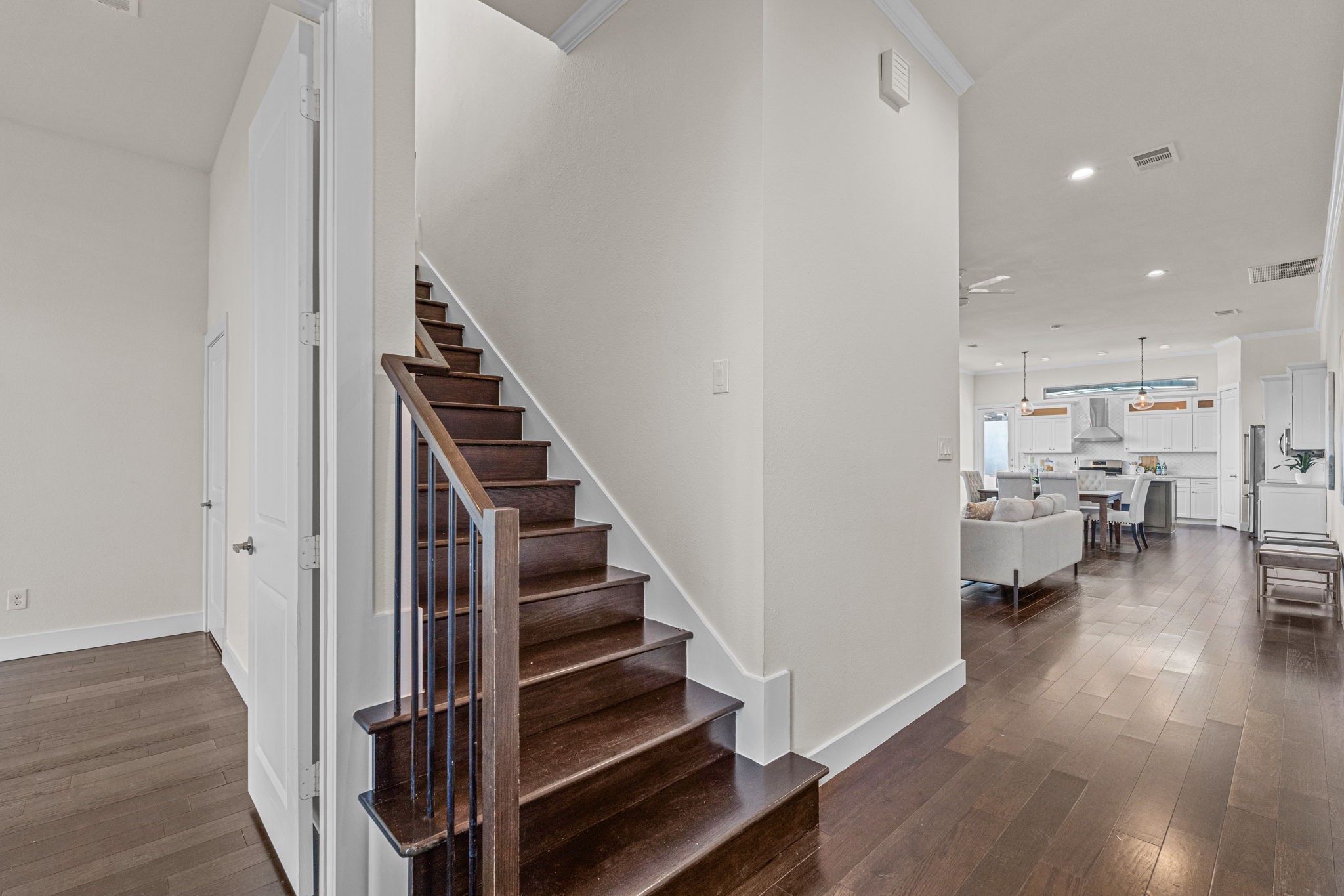 600 Melba Street Dallas TX 75208