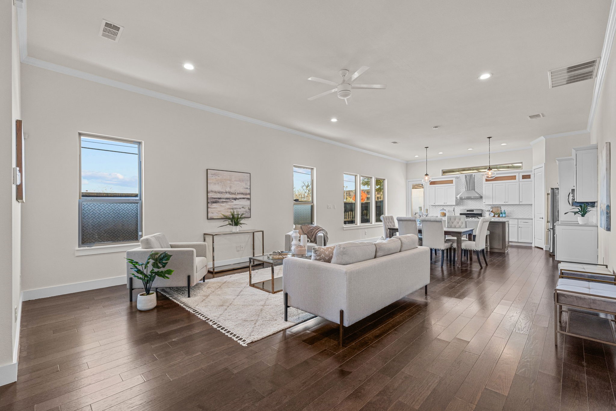 600 Melba Street Dallas TX 75208