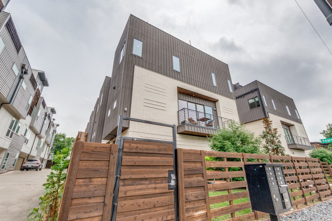 1952 Kearney Court Dallas TX 75204