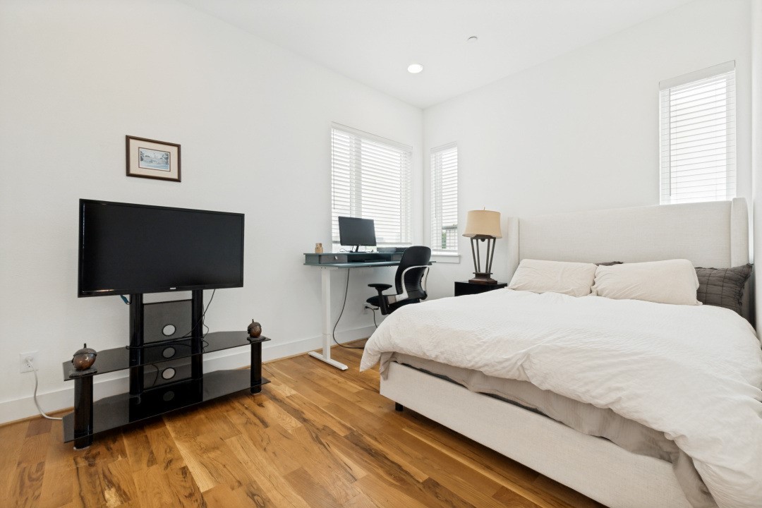 1952 Kearney Court Dallas TX 75204