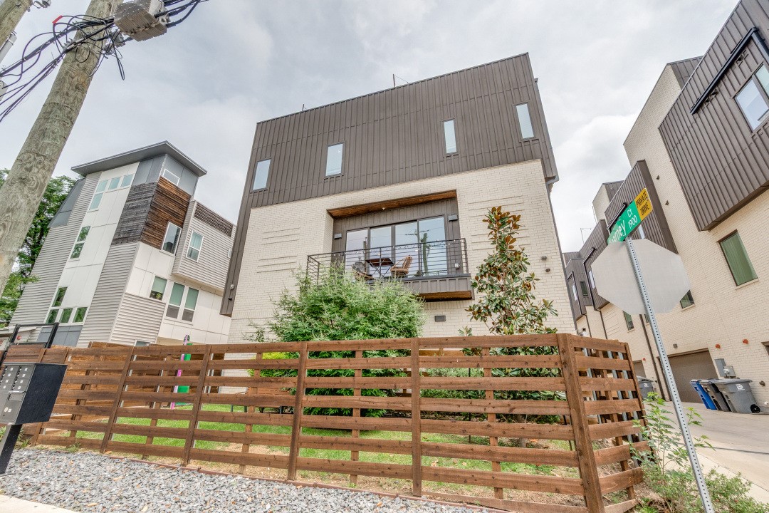 1952 Kearney Court Dallas TX 75204