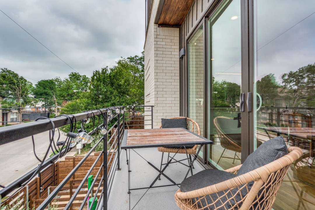 1952 Kearney Court Dallas TX 75204