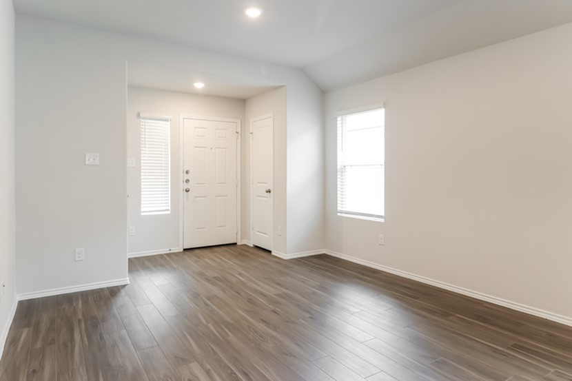 435 Sussex Everman TX 76140